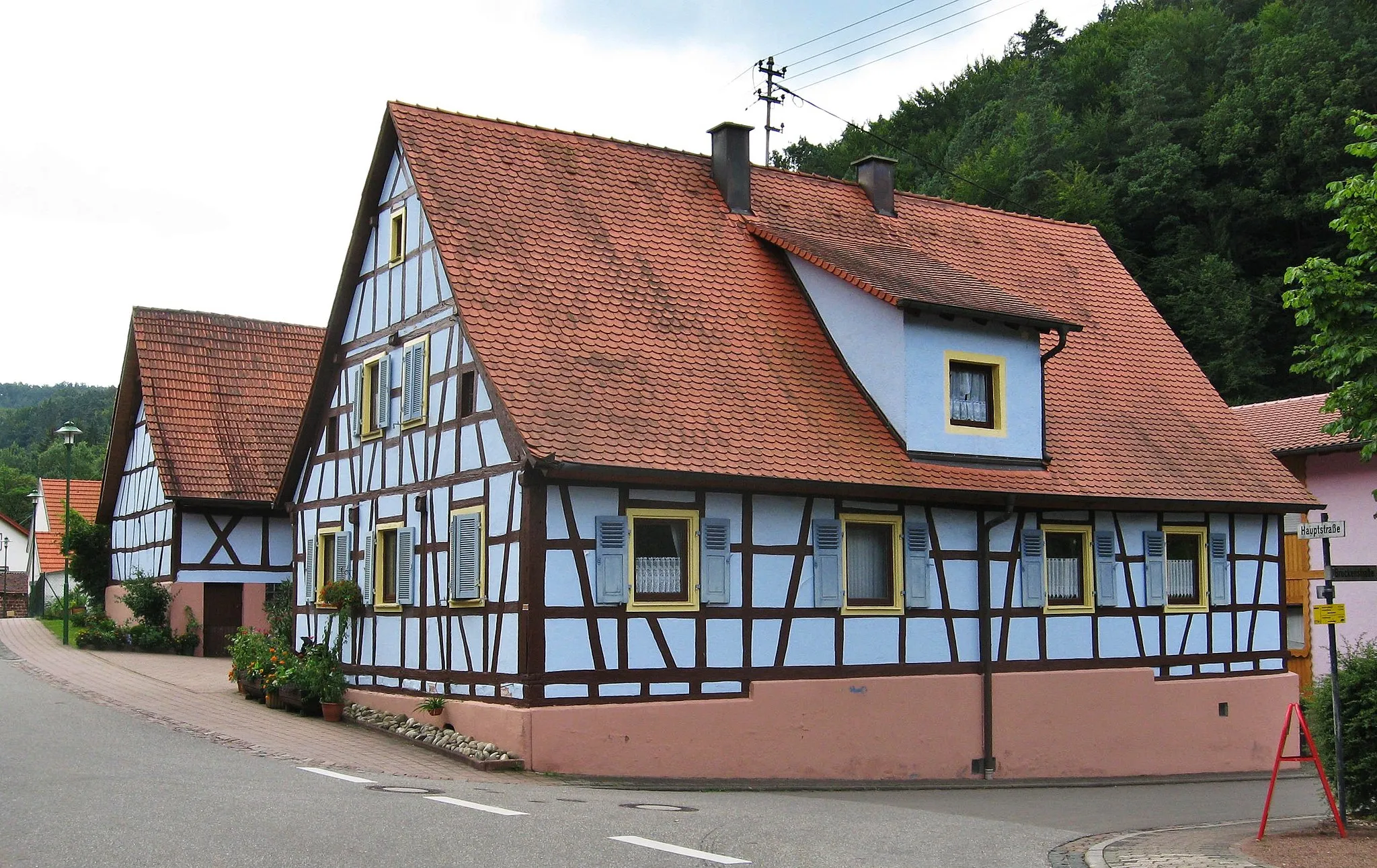 Photo showing: Fachwerkhaus an der Hauptstraße in Hirschthal (Pfalz)