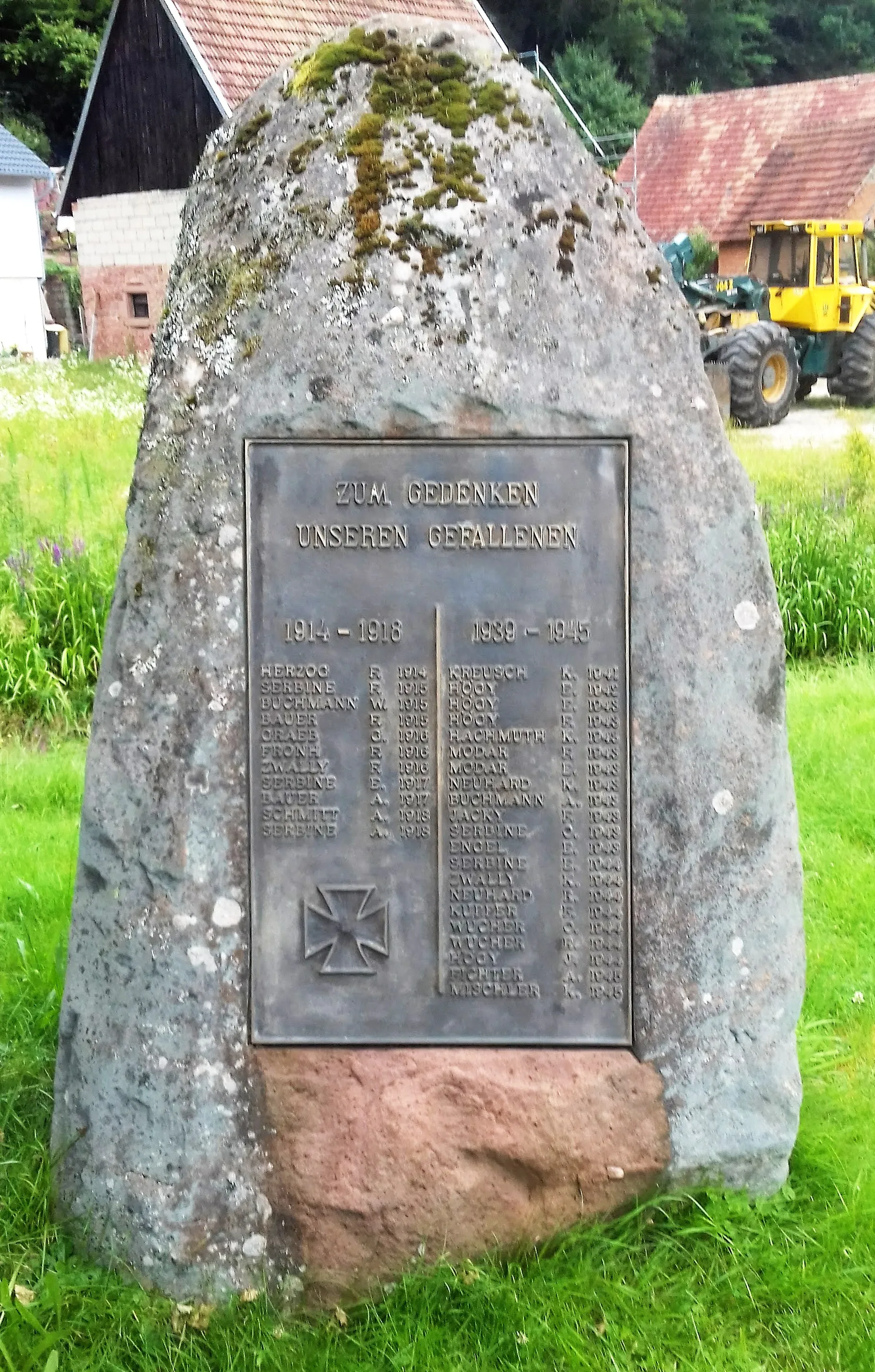 Photo showing: Monument aux morts 14-18 et 39-45 de Hirschthal (Pfalz)