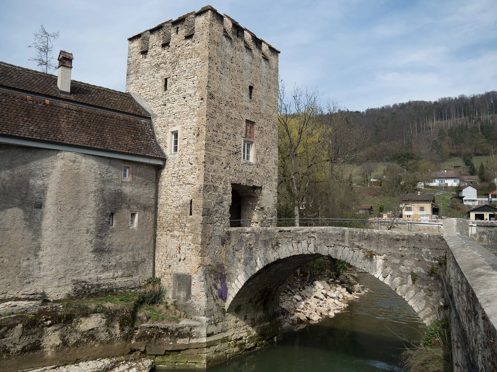 Photo showing: Ramstein Road Bridge over the Birs River, Zwingen, Canton of Basel-Landschaft, Switzerland
