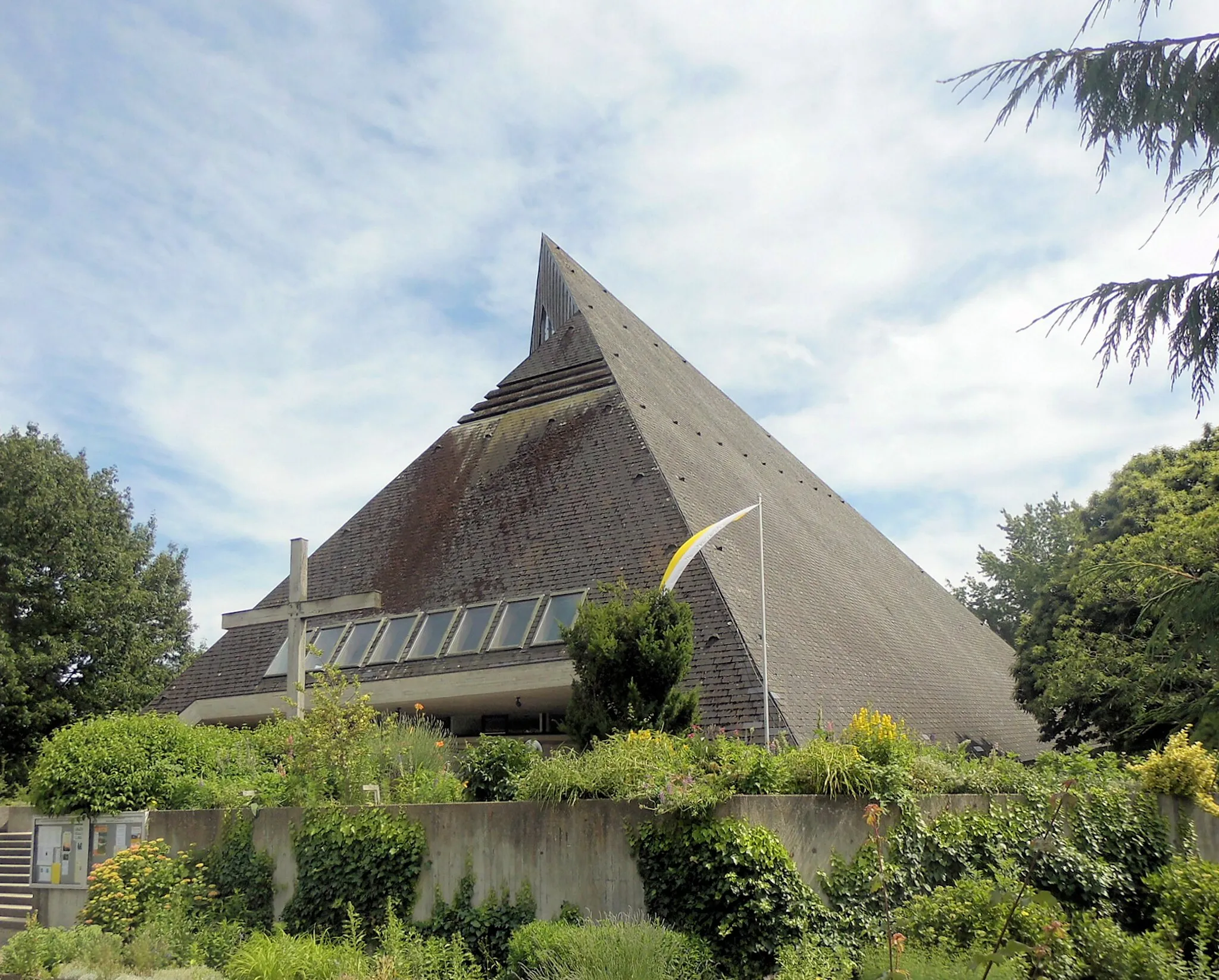 Photo showing: Katholische Kirche St. Johannes in Emmendingen