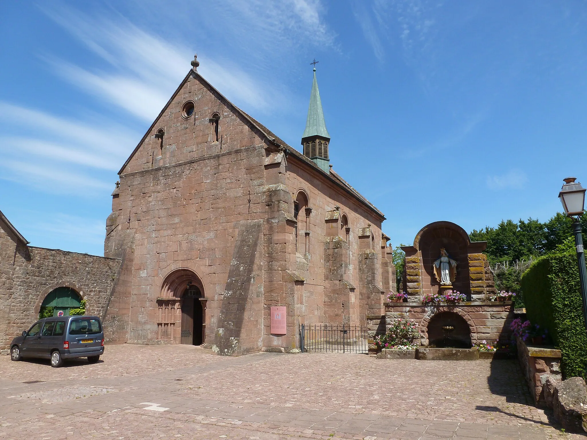 Photo showing: Chapelle Sainte Marie de l’Assomption, bâtie au XIIIème siècle, à Obersteigen (commune de Wangenbourg-Engenthal, Bas-Rhin, Alsace).
Vue extérieure.