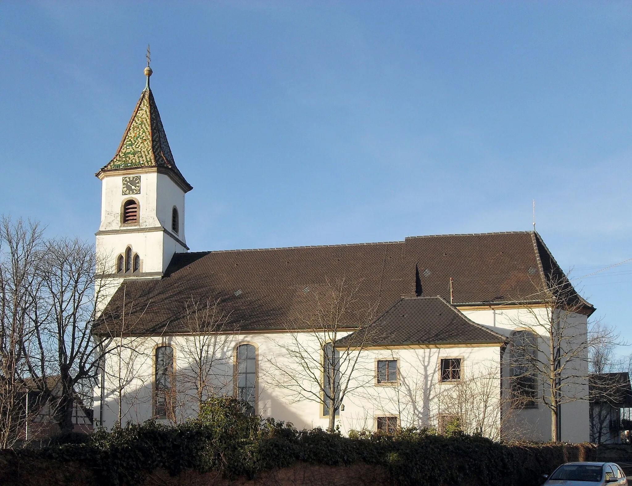 Photo showing: Südseite der Kirche St. Michael in Grißheim