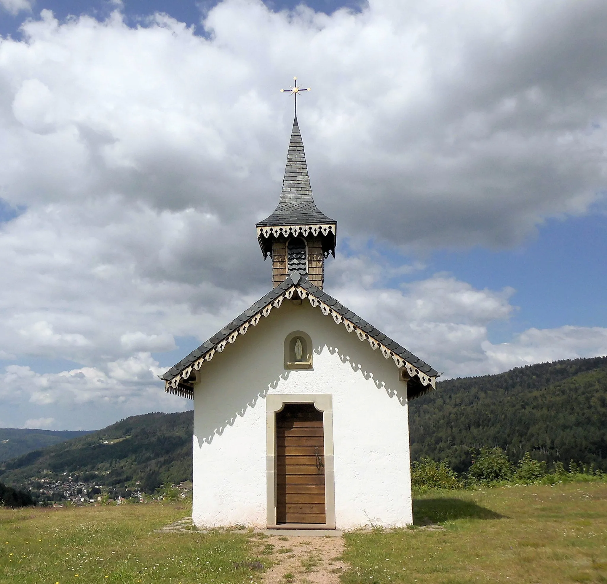 Photo showing: La chapelle de la Pitié du Ménil