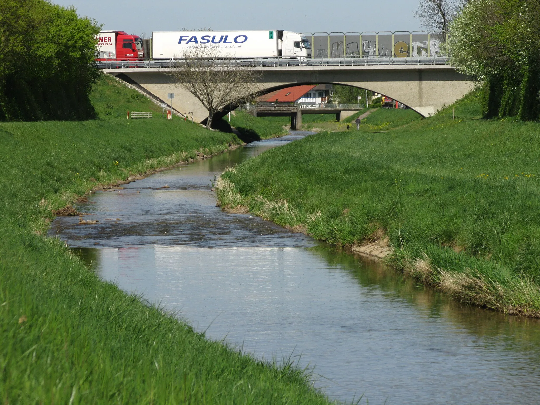 Photo showing: Möhlin unter der A 5