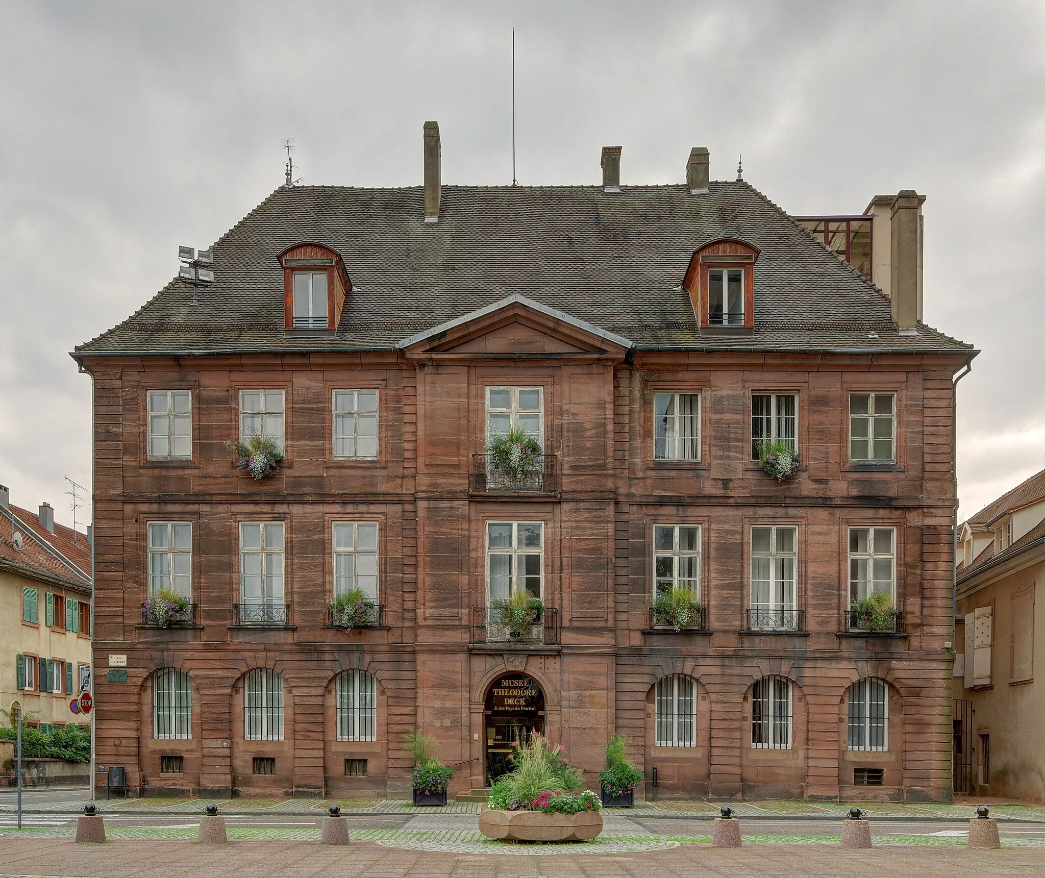 Photo showing: This building is inscrit au titre des monuments historiques de la France. It is indexed in the base Mérimée, a database of architectural heritage maintained by the French Ministry of Culture, under the reference PA00085441 .