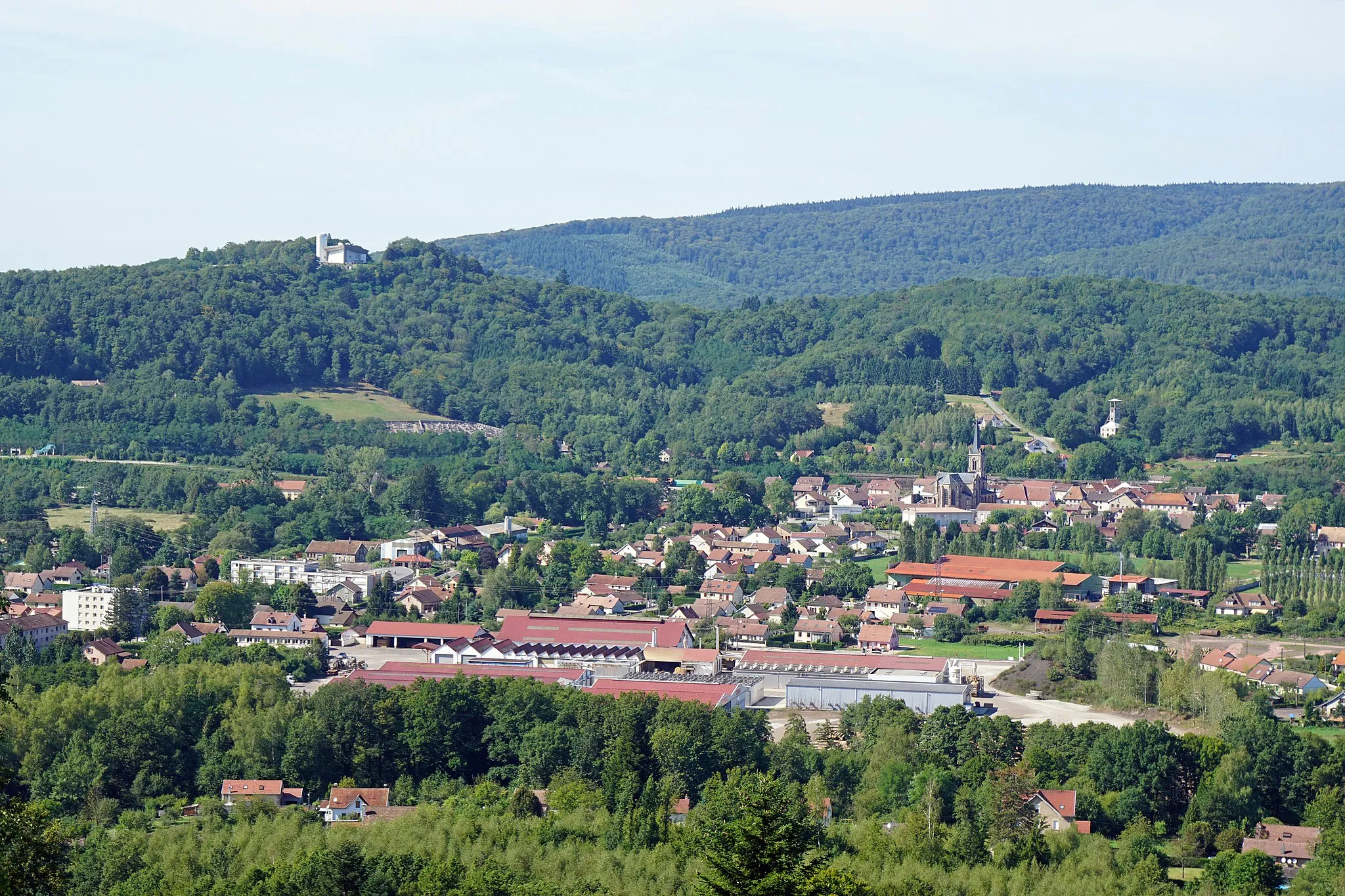 Photo showing: La colline de Bourlémont (Ronchamp, Haute-Saône).