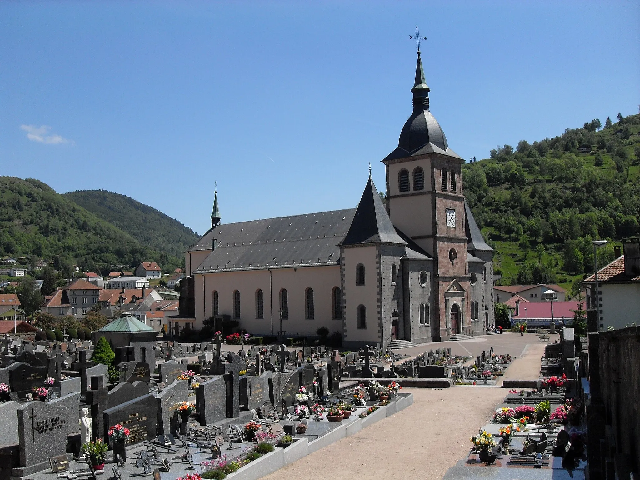 Photo showing: L'église Saint-Laurent de La Bresse, côté sud-ouest