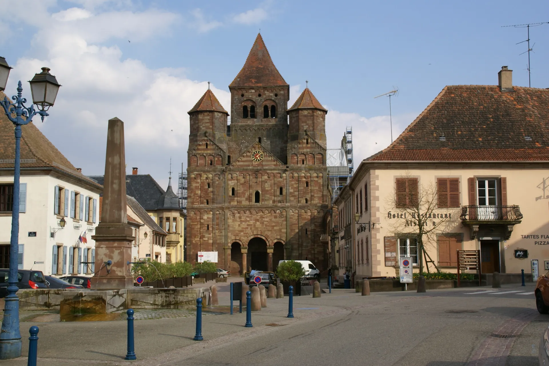 Photo showing: Abbey church at the town of Marmoutier in Alsace (France)