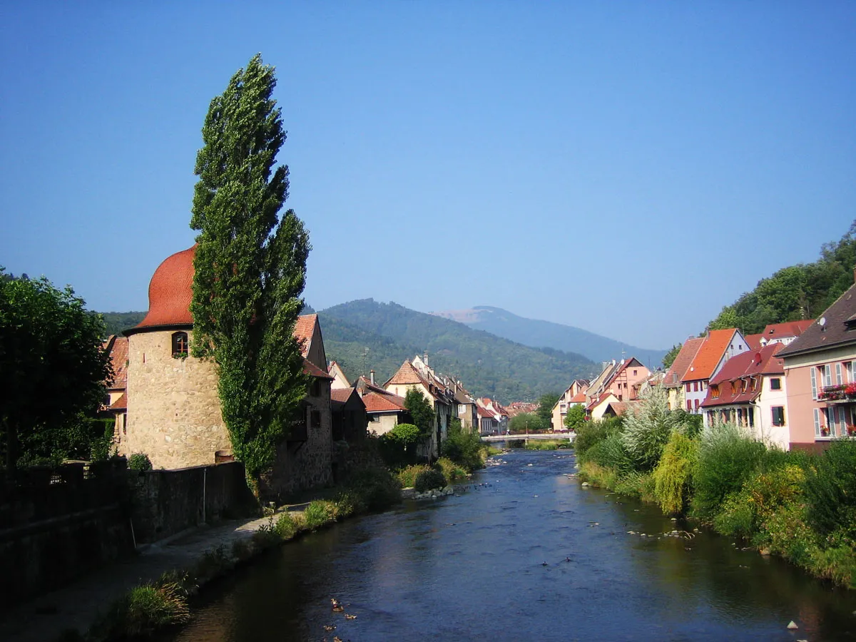 Photo showing: Die Thur fließt durch Thann.