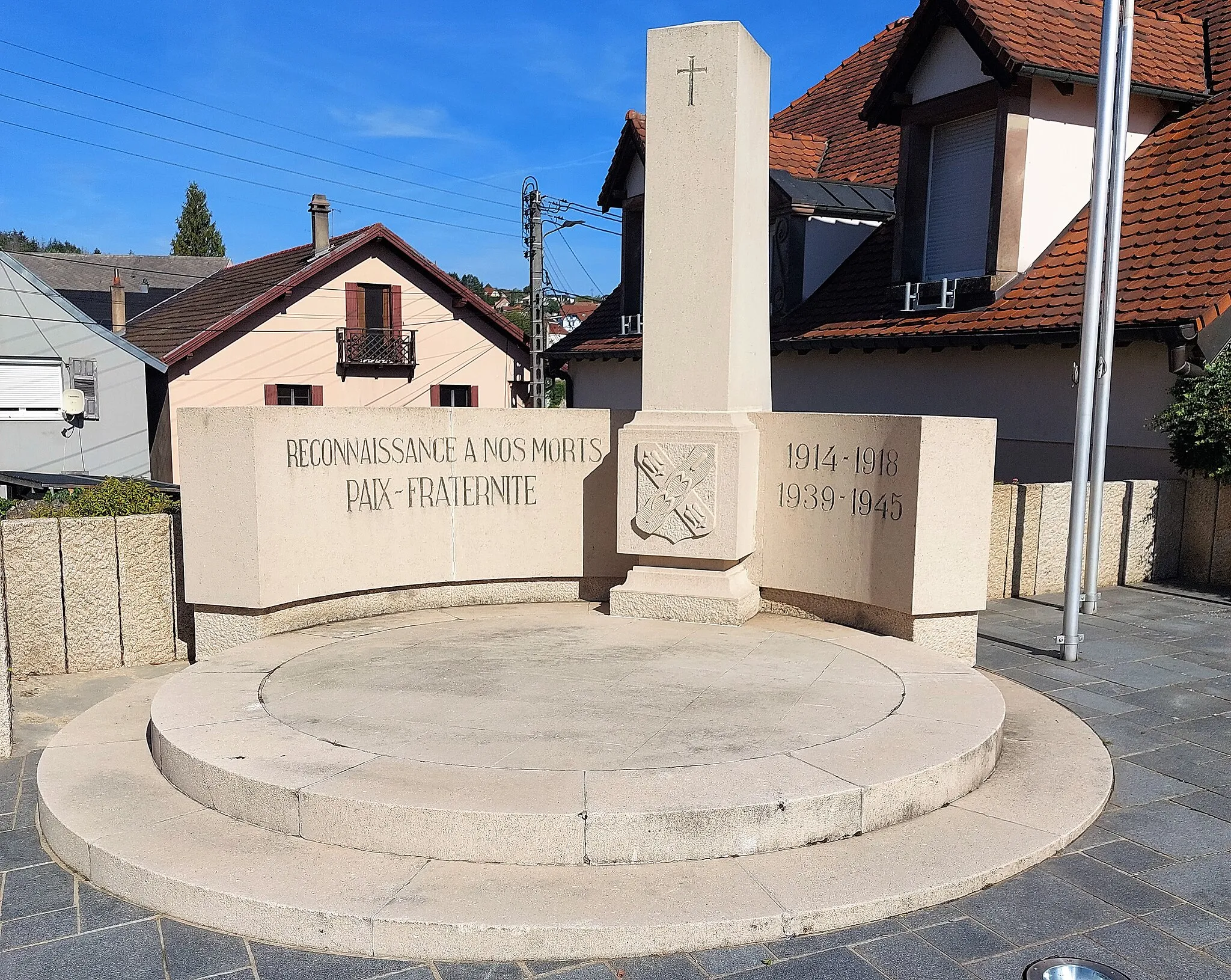 Photo showing: Monument aux morts de 1418 et 39-45 place de la mairie à Rohrbach-lès-Bitche