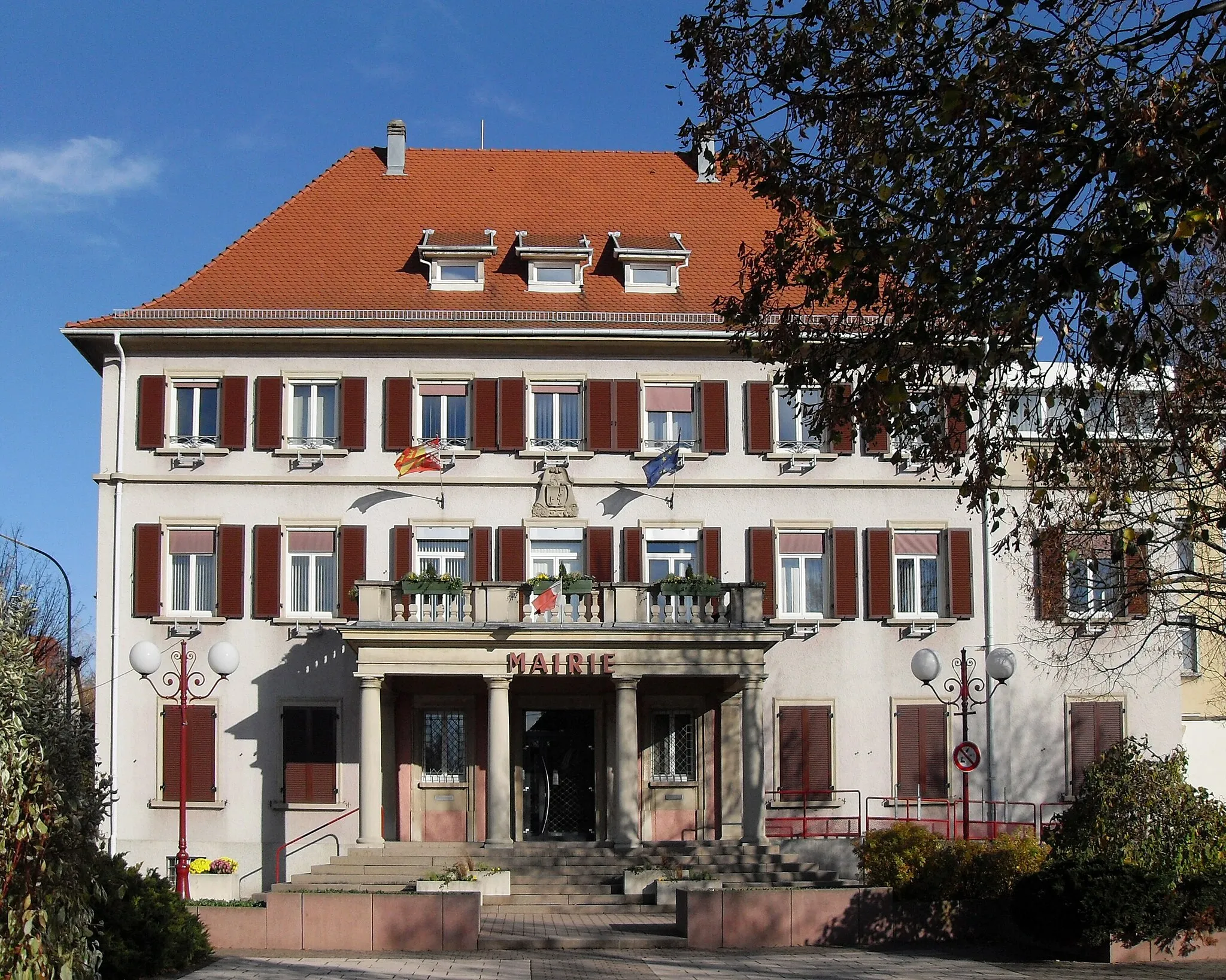 Photo showing: La mairie de Lutterbach