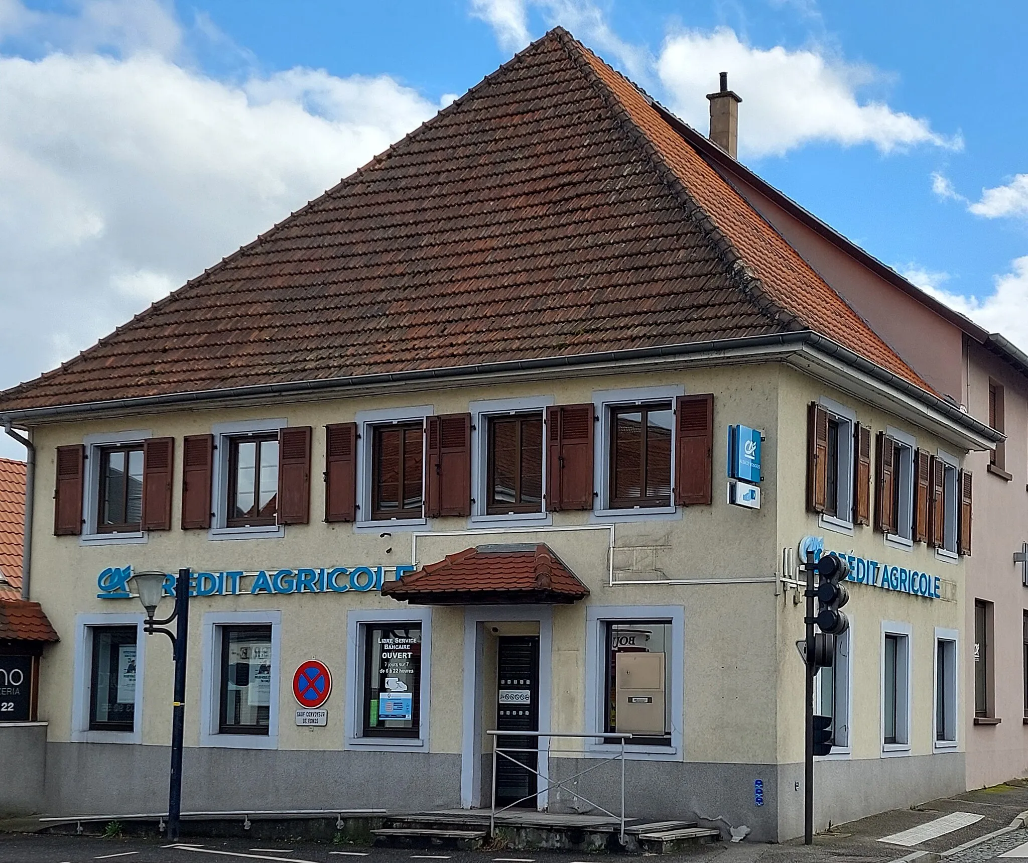 Photo showing: Banque rue du Général De Gaulle à Schweighouse-sur-Moder