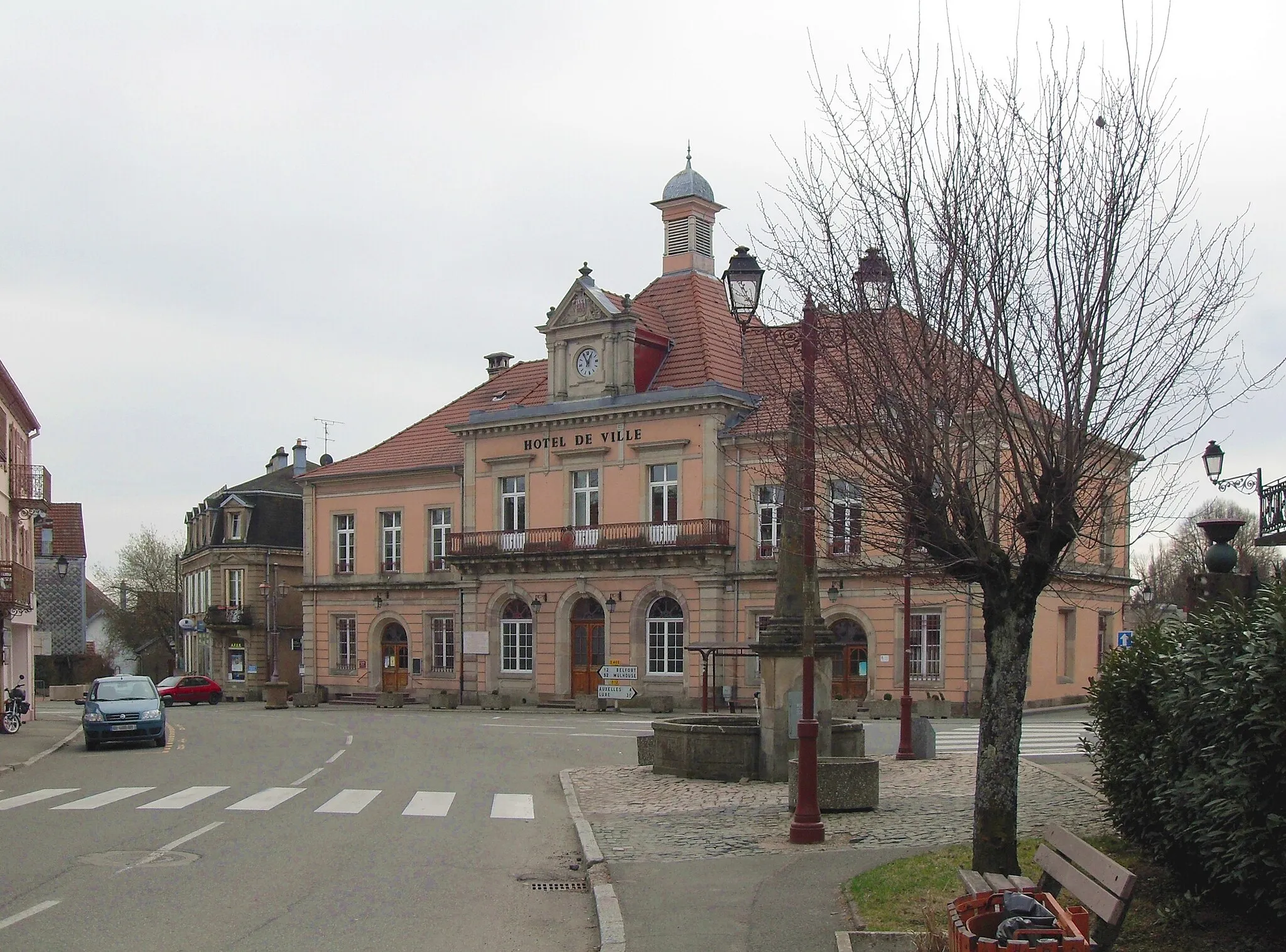 Photo showing: L'hôtel de ville de Giromagny, côté nord