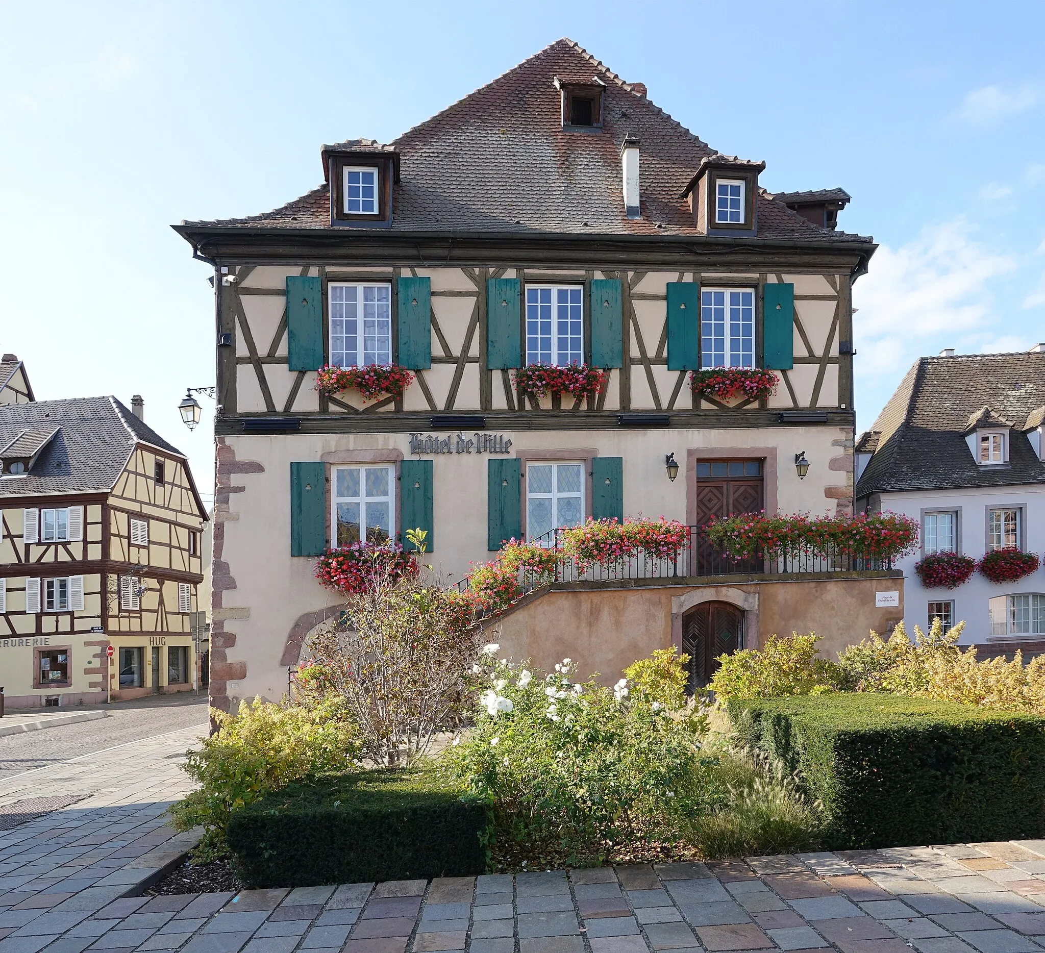 Photo showing: Town hall in Wintzenheim (Haut-Rhin, France).