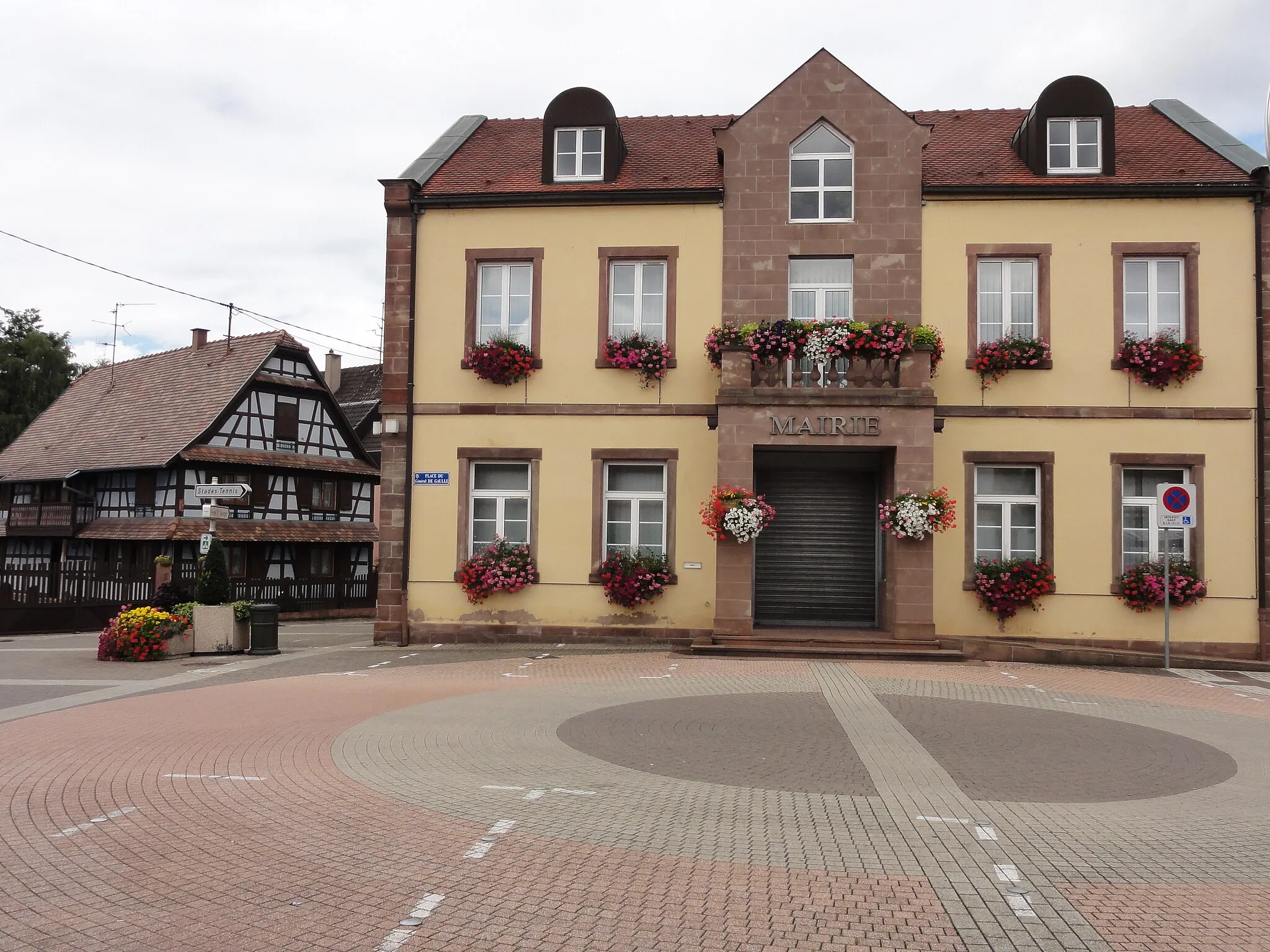 Photo showing: Alsace, Bas-Rhin, Souffelweyersheim, Mairie.