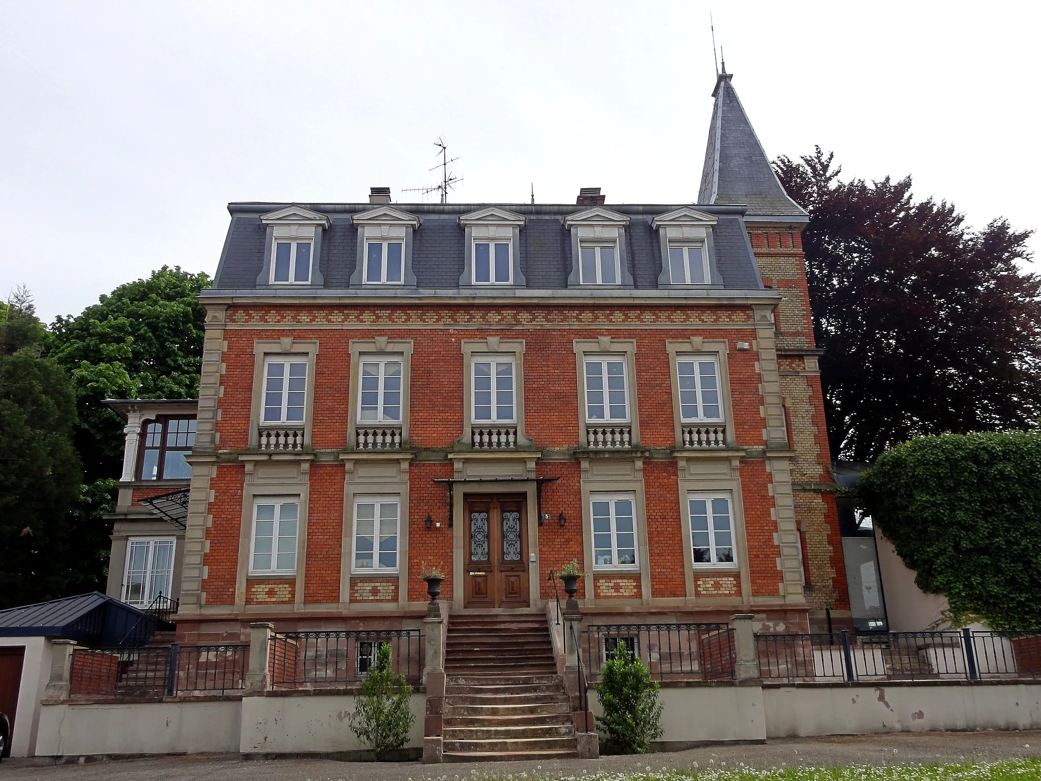 Photo showing: This building is indexed in the base Mérimée, a database of architectural heritage maintained by the French Ministry of Culture, under the reference IA67007099 .