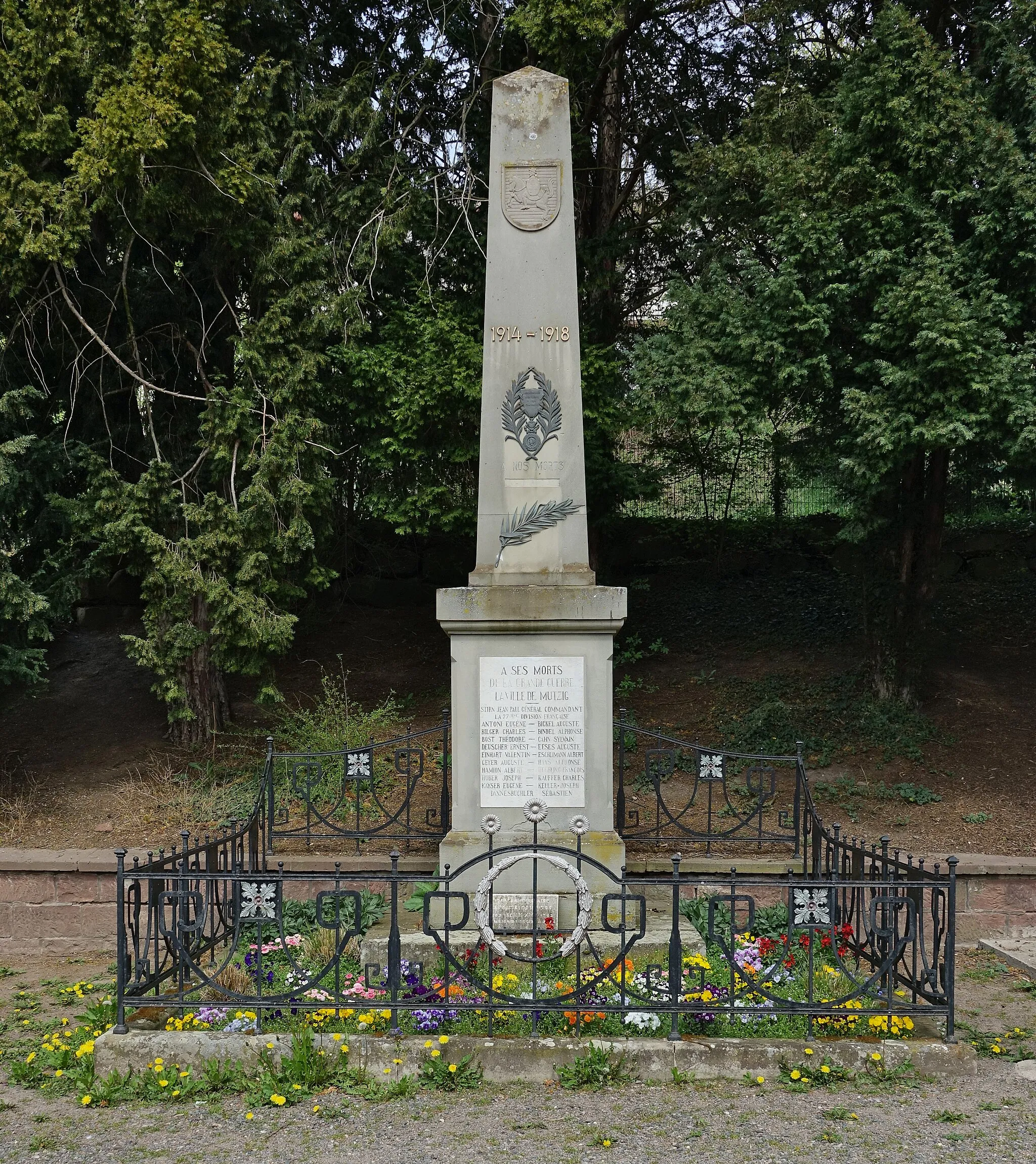 Photo showing: War Memorial of the First World War in Mutzig (Bas-Rhin, France).