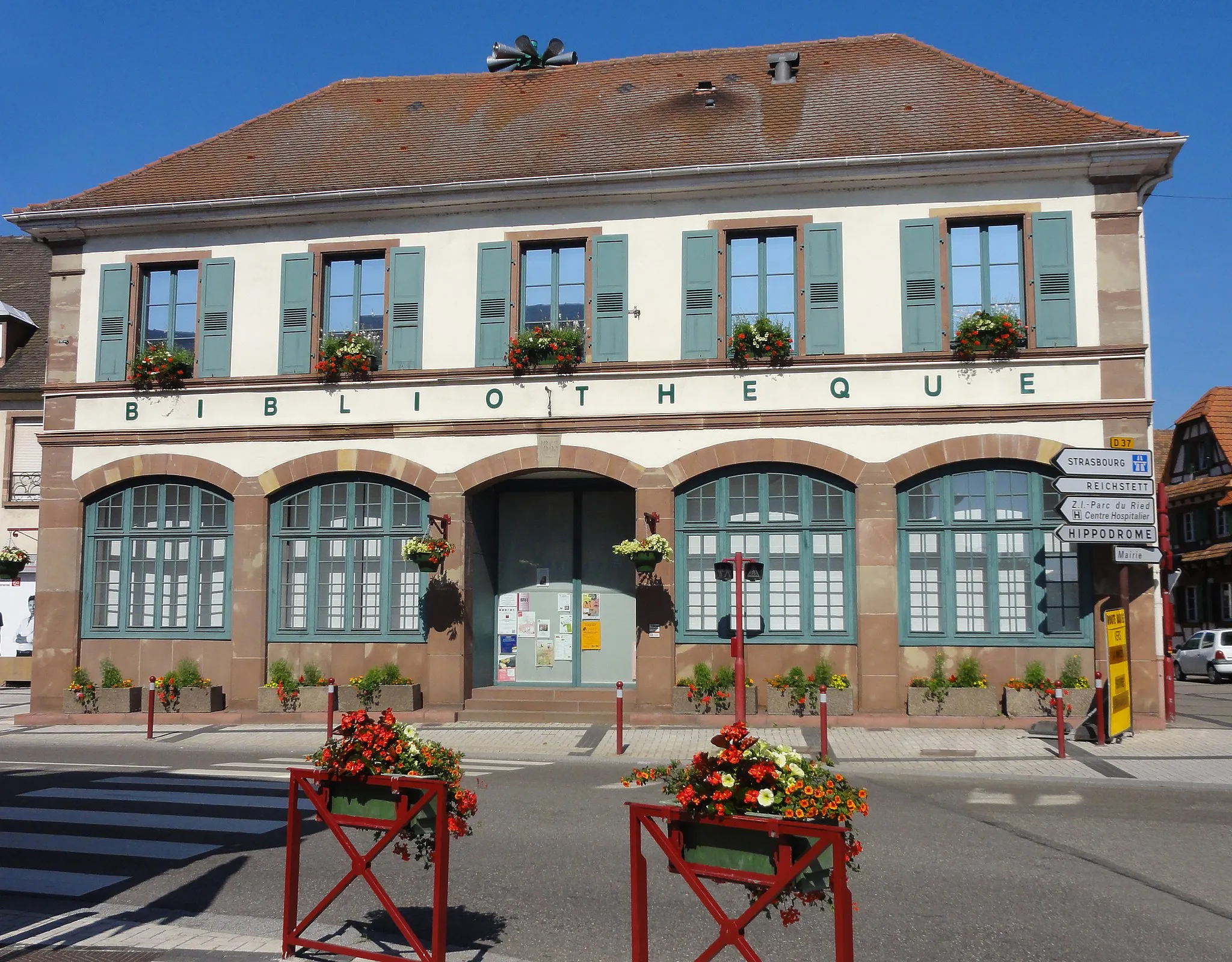 Photo showing: This building is indexed in the base Mérimée, a database of architectural heritage maintained by the French Ministry of Culture, under the reference IA00119340 .