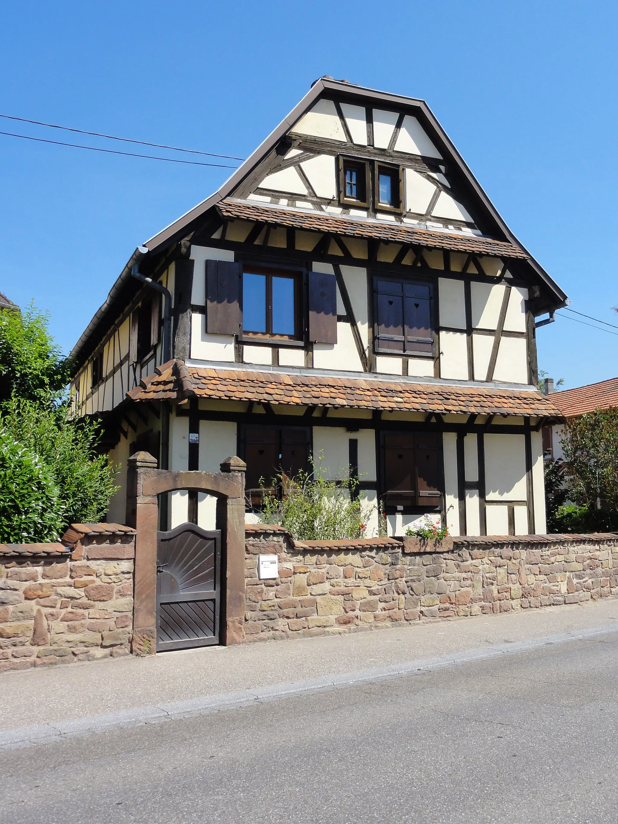 Photo showing: This building is indexed in the base Mérimée, a database of architectural heritage maintained by the French Ministry of Culture, under the reference IA00119348 .