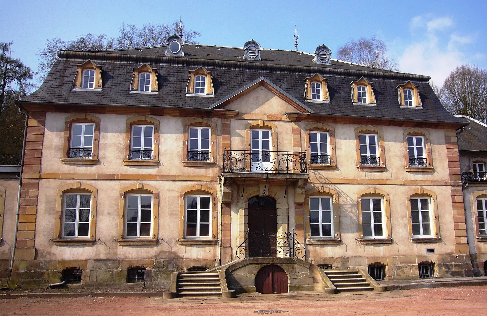 Photo showing: Hausen's castle - XVIIIe siècle (city hall)