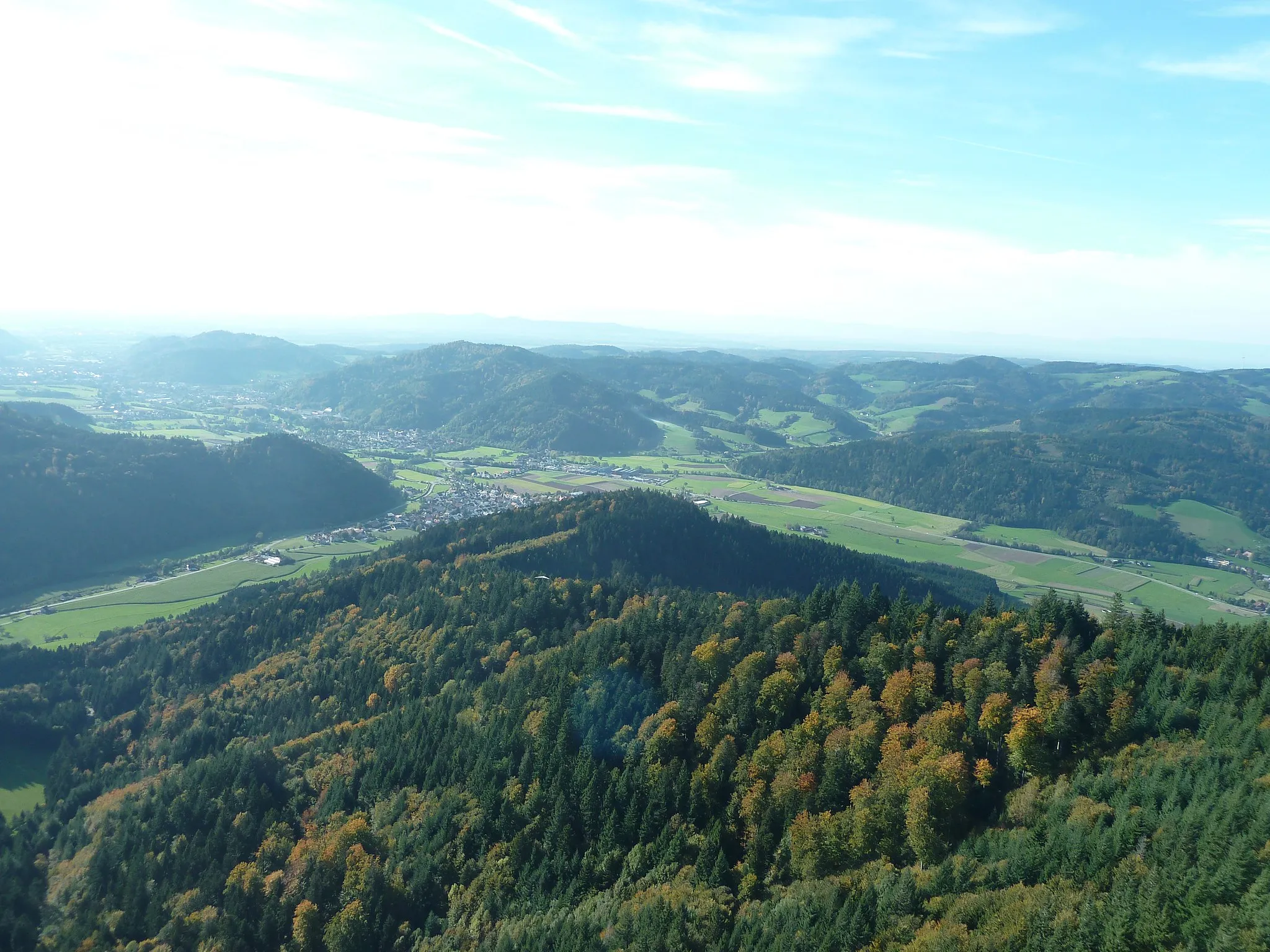 Photo showing: on the left han side Simonswäldertal (Valley) on the right hand side Elztal (Valley)