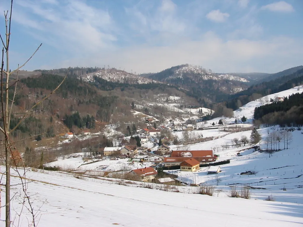 Photo showing: La Croix-aux-Mines

Commune des Vosges
Le hameau du Chipal
Photographie personnelle, prise le 15 mars 2006
Copyright © Christian Amet