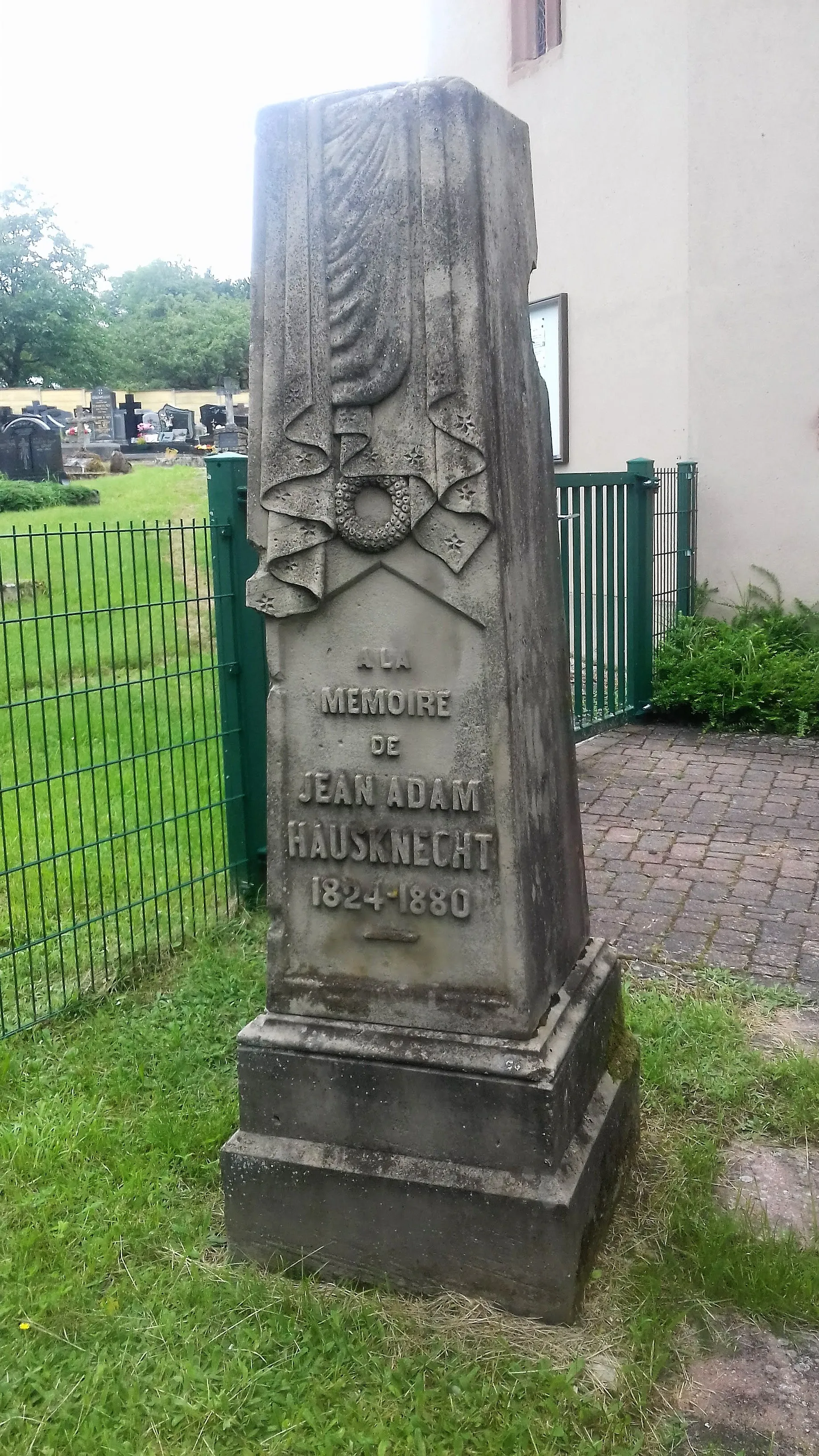 Photo showing: Ancienne pierre tombale du cimetière de Baerenthal