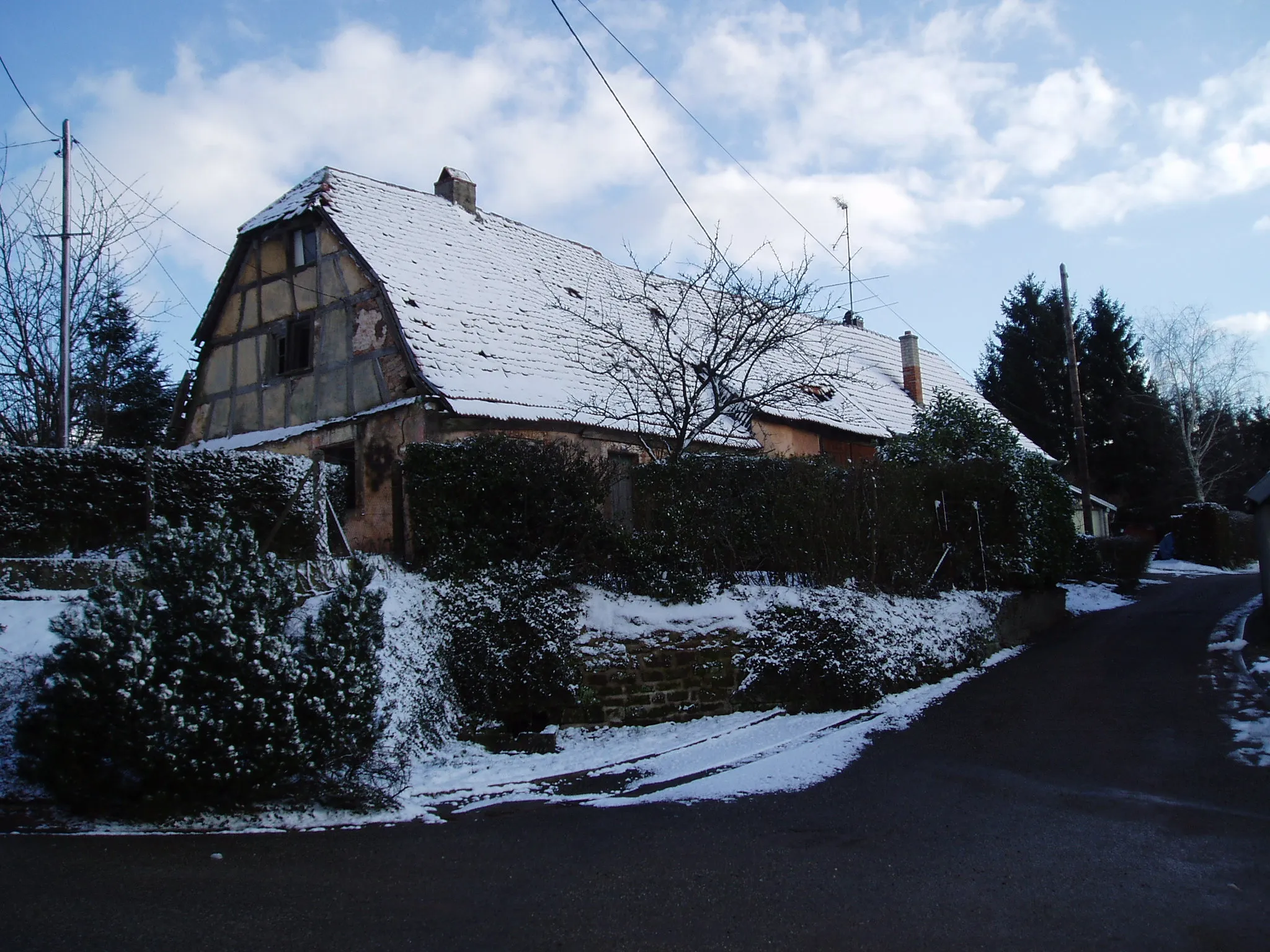 Photo showing: Maison à demi-croupe et colombage, Danne-et-Quatre-Vents, Moselle