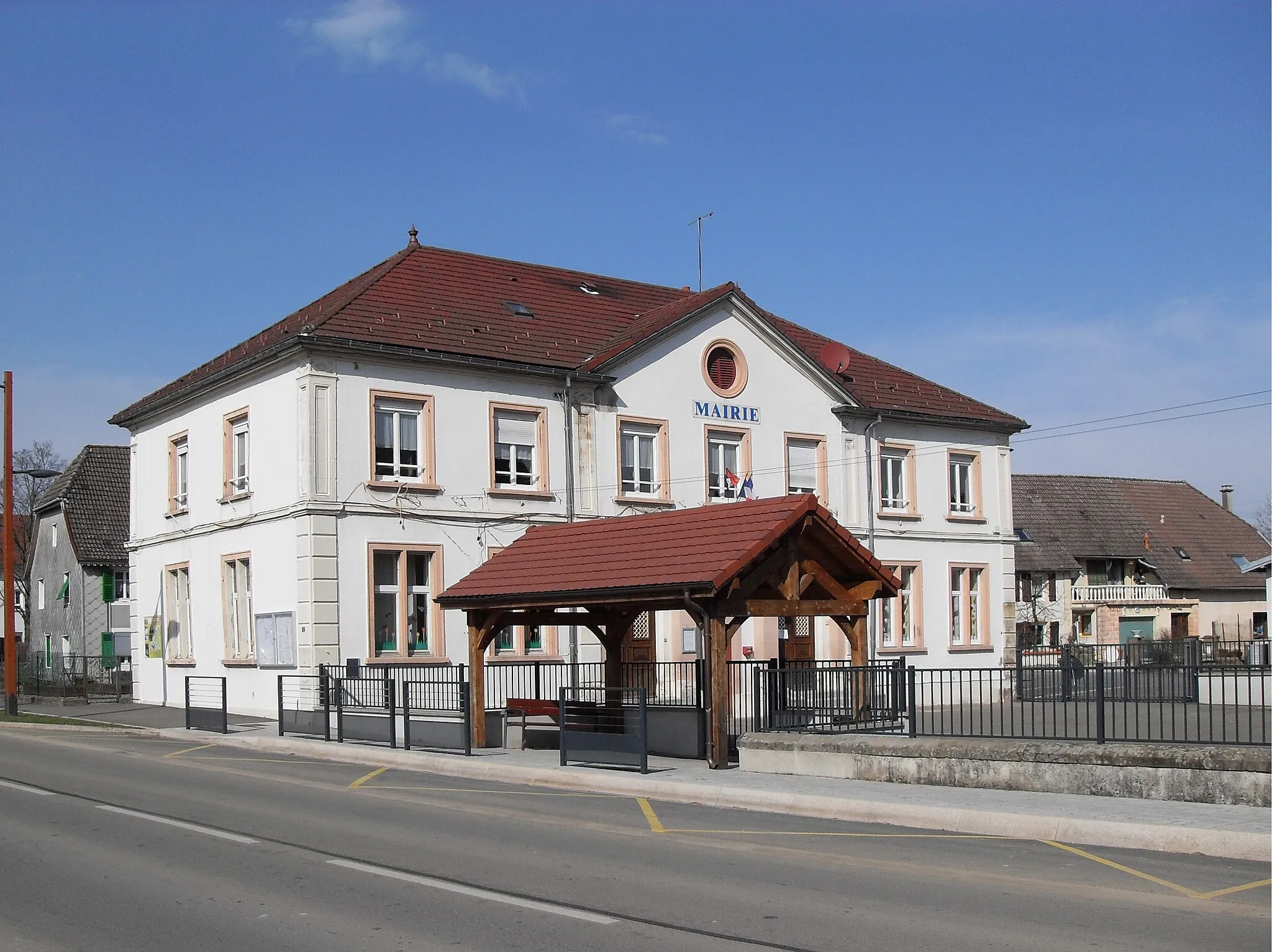 Photo showing: La mairie de Sermamagny