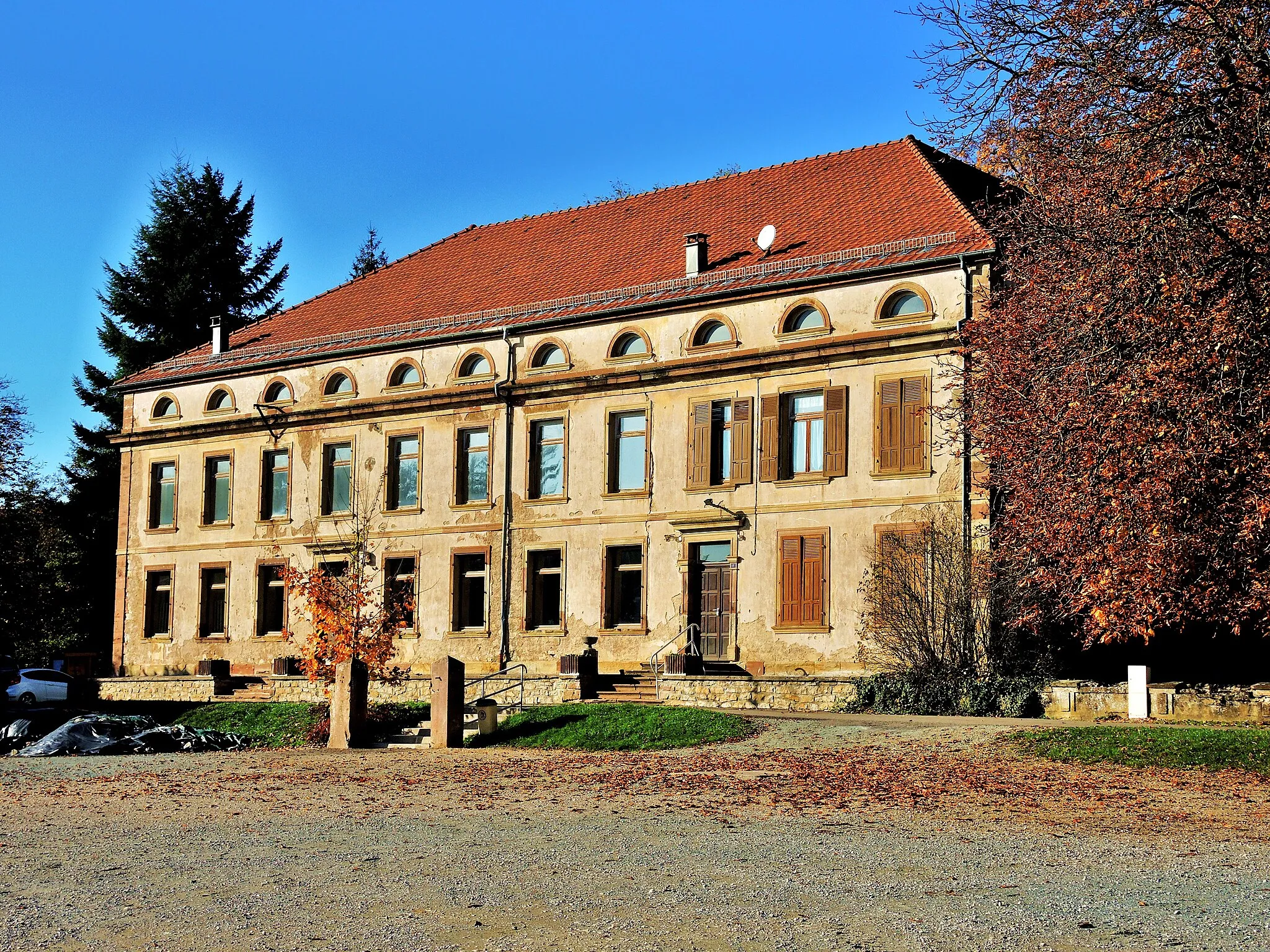 Photo showing: Château Lesmann. Commune de Roppe.