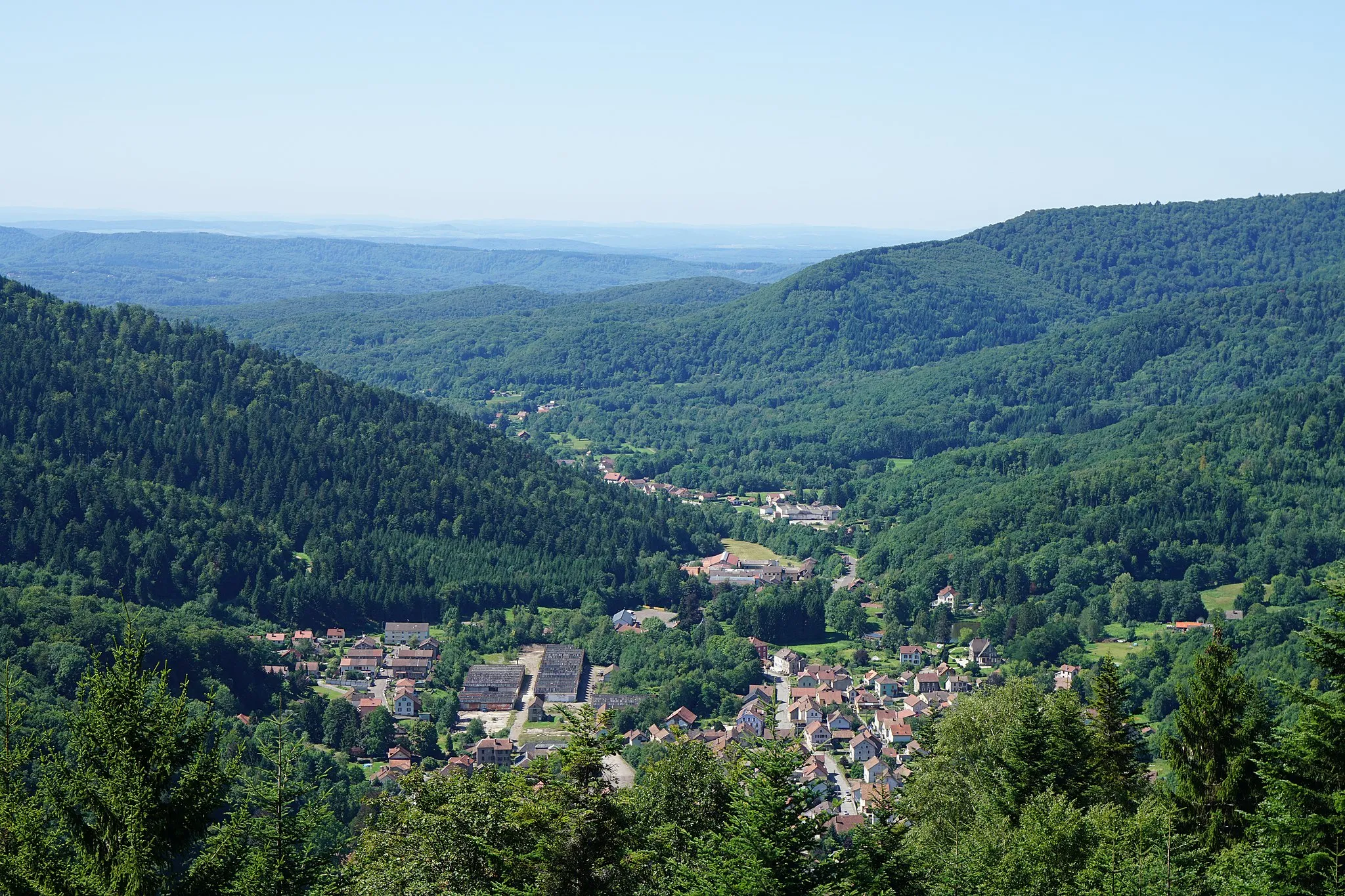 Photo showing: Vue générale de Plancher-les-Mines depuis la Croix du Choléra.