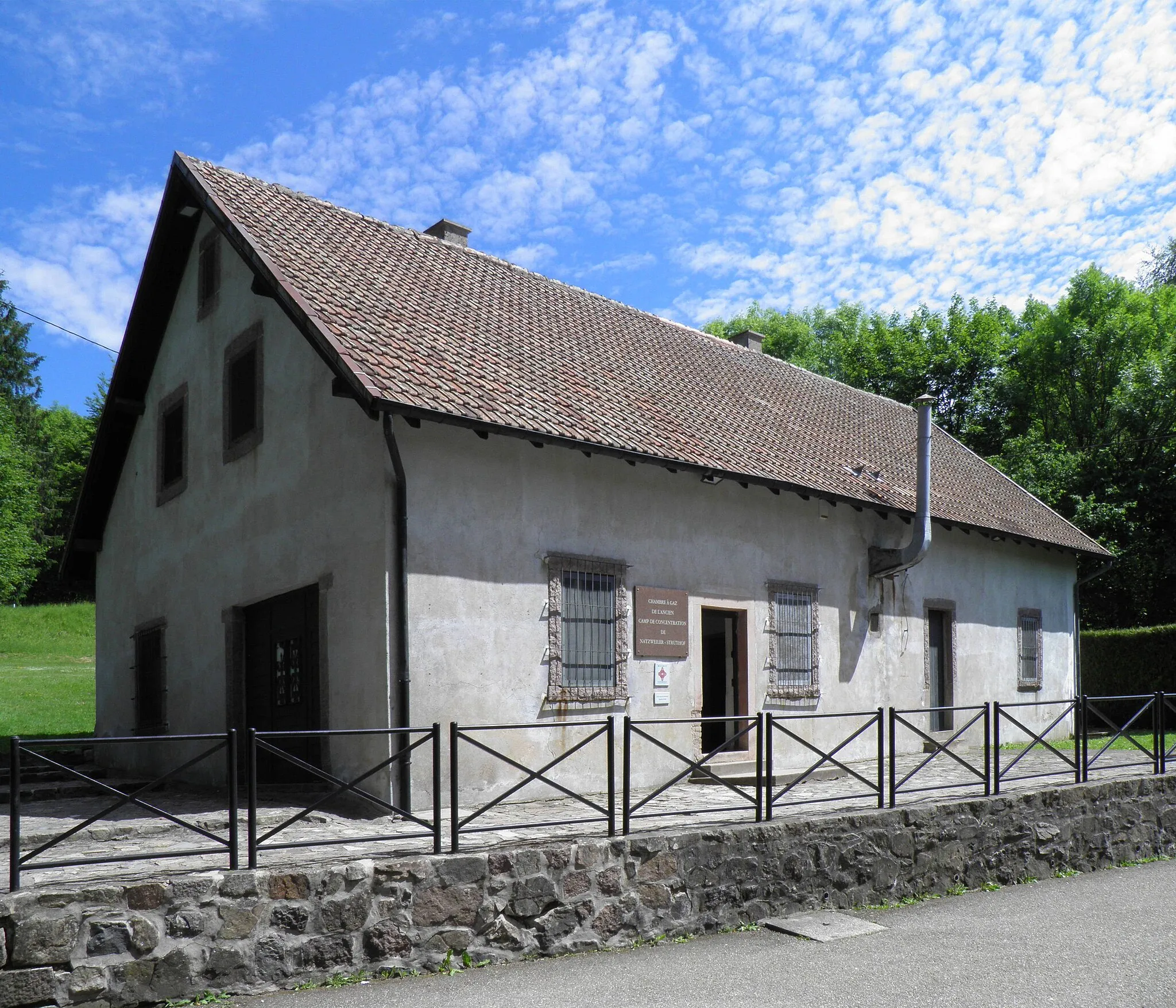 Photo showing: Gas chamber in camp Natzweiler-Struthof (Natzwiller, Bas-Rhin, France).