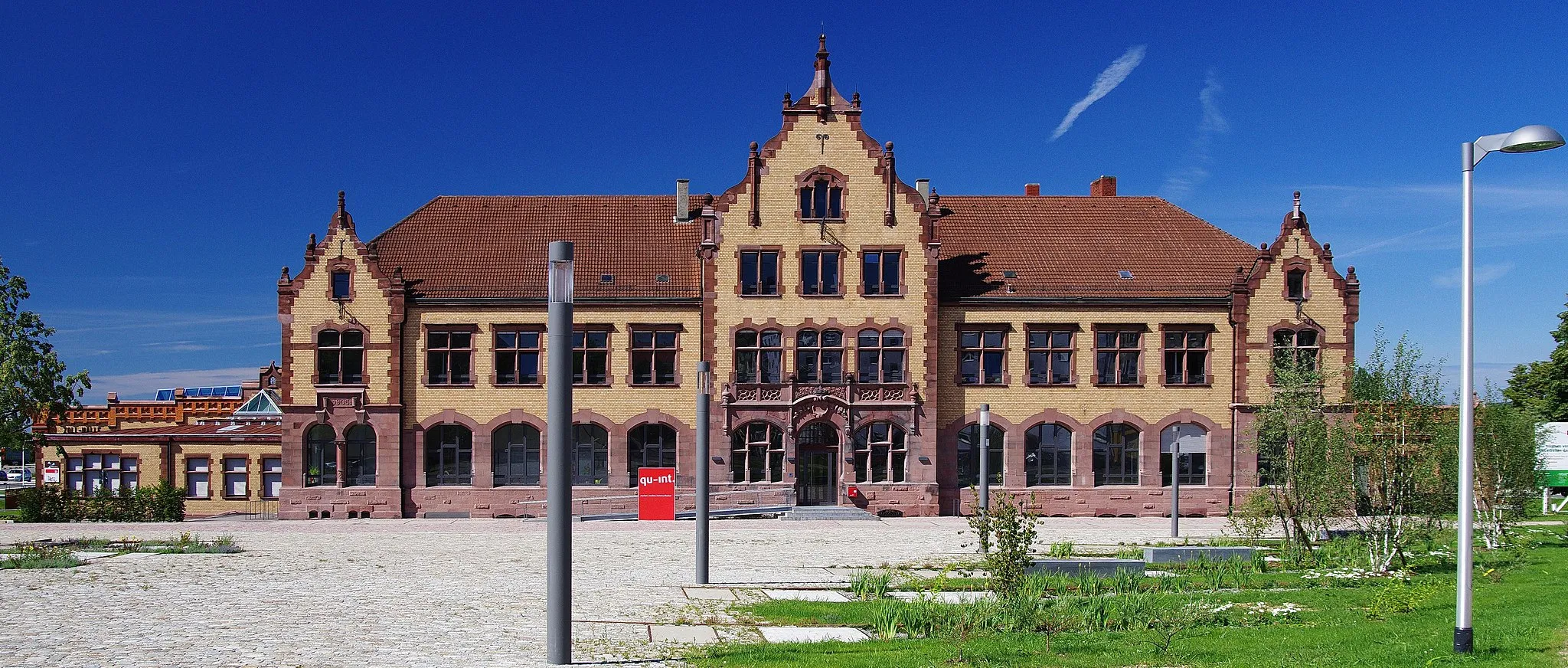 Photo showing: Das Gebäude des ehemaligen Güterbahnhofs Freiburg nach dem Umbau