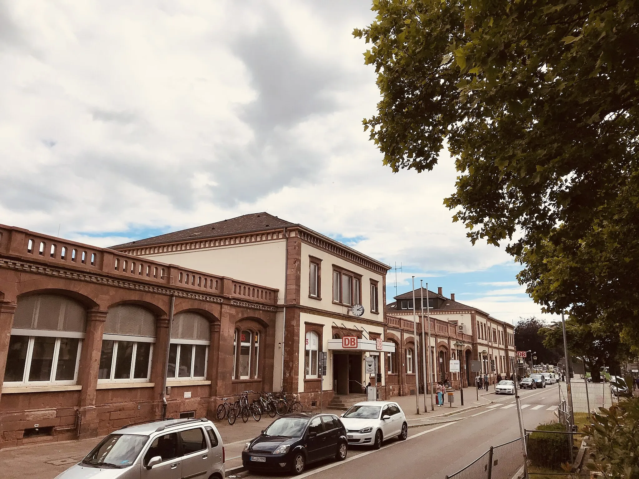 Photo showing: Haupteingang Bahnhof Offenburg