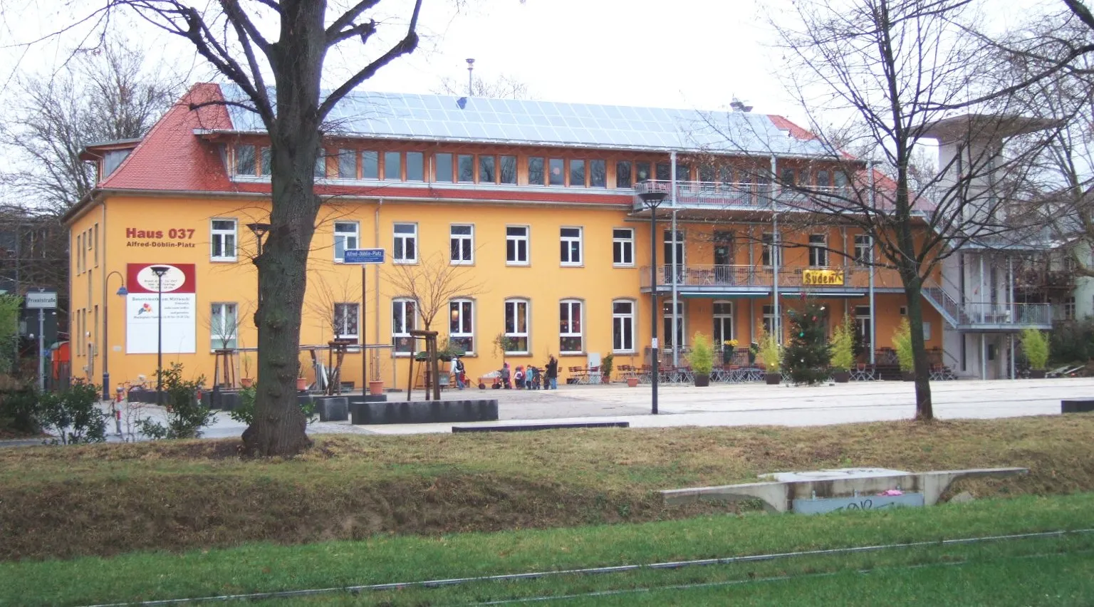 Photo showing: Ancienne caserne reconvertie du quartier Vauban à Freiburg