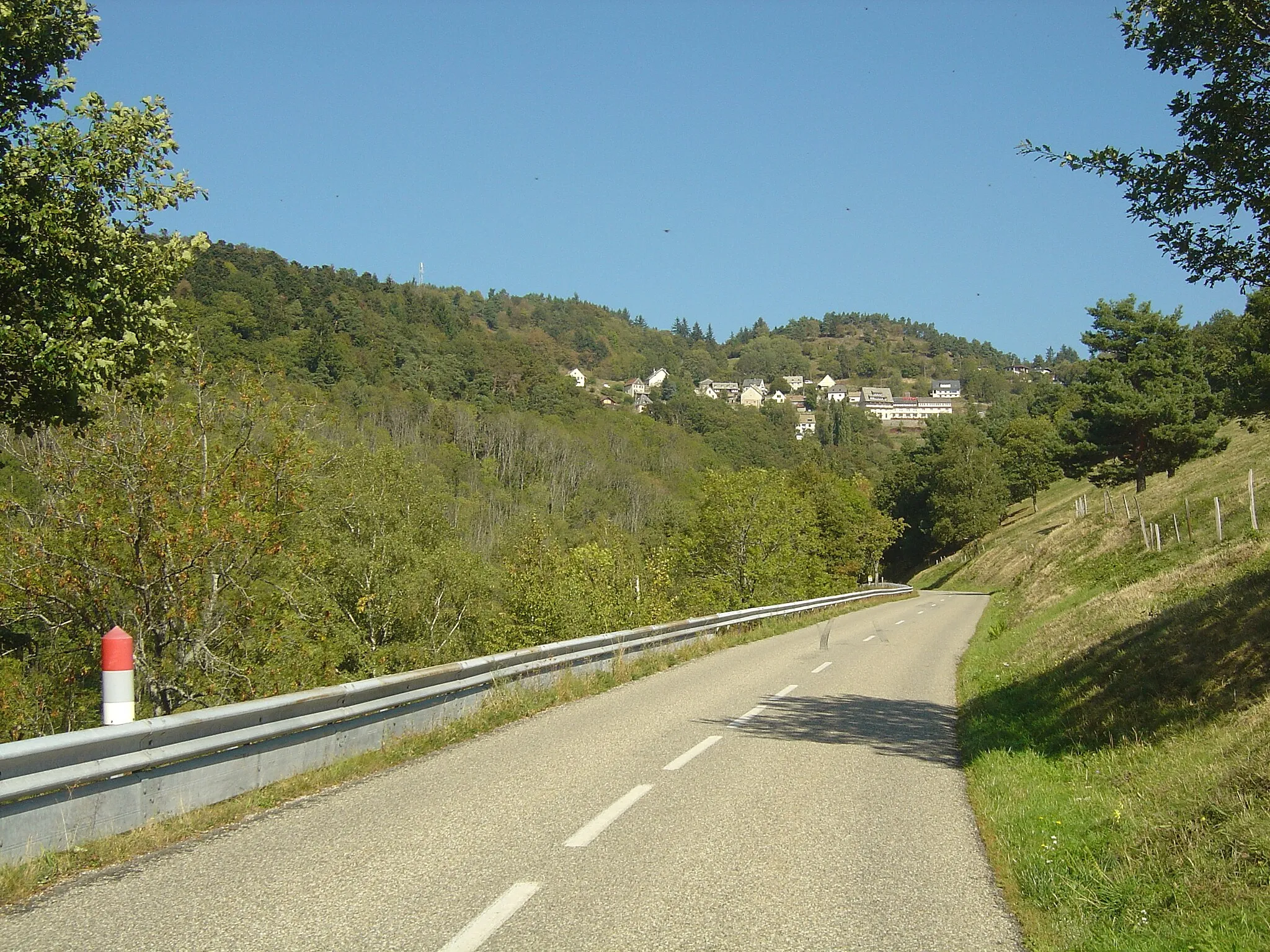 Photo showing: Vue sur le village d'Hohrodberg plus haut sur la route du collet du Linge.