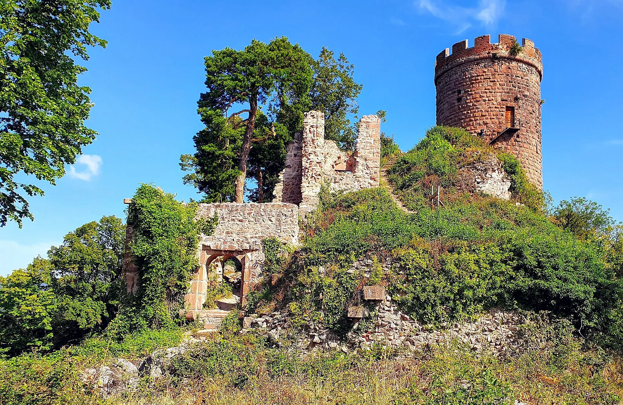 Photo showing: Ruines du Haut-Ribeaupiere à Ribeauvillé