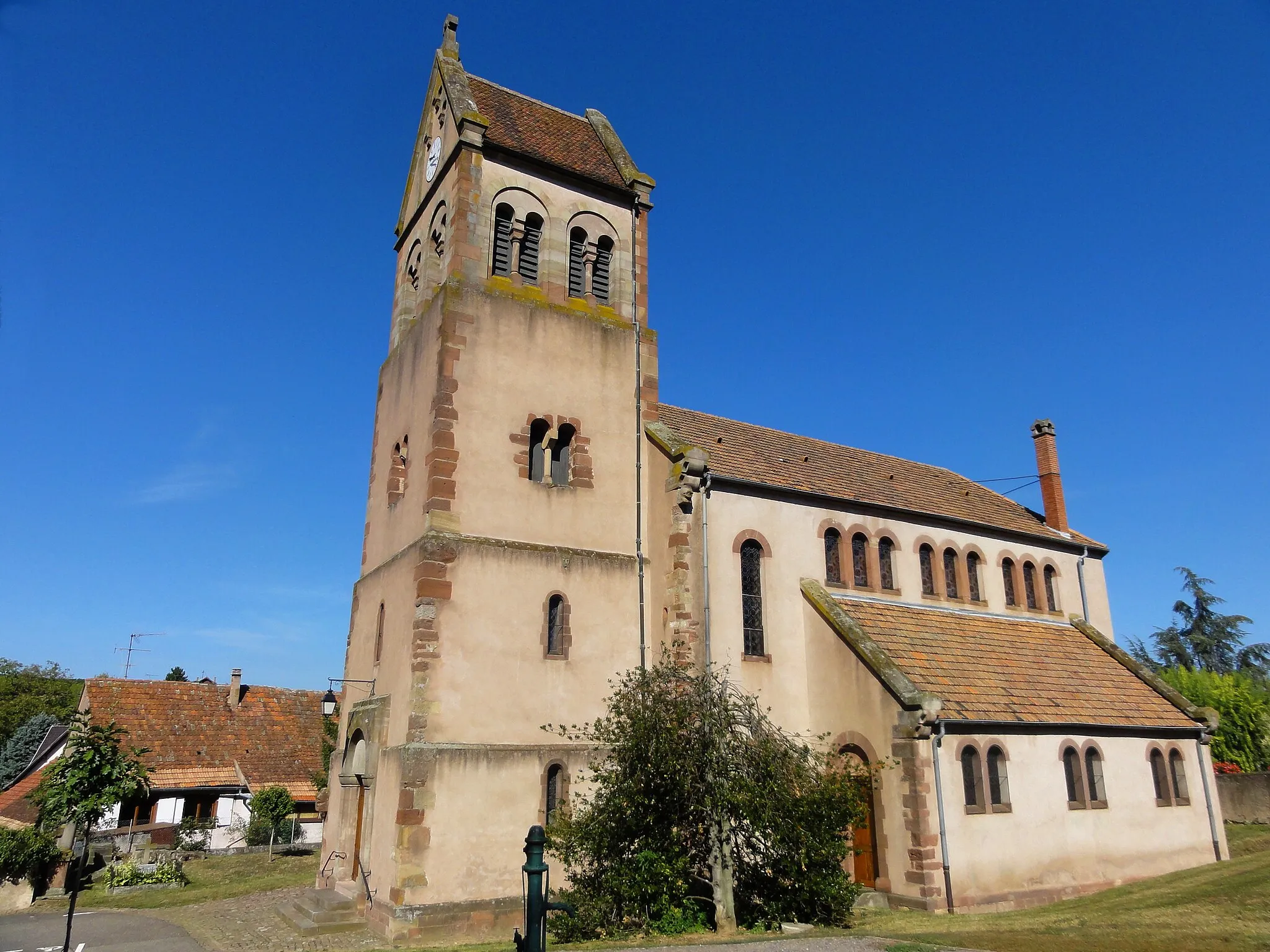 Photo showing: Alsace, Bas-Rhin, Scharrachbergheim, Église protestante (PA00084969, IA67007003).