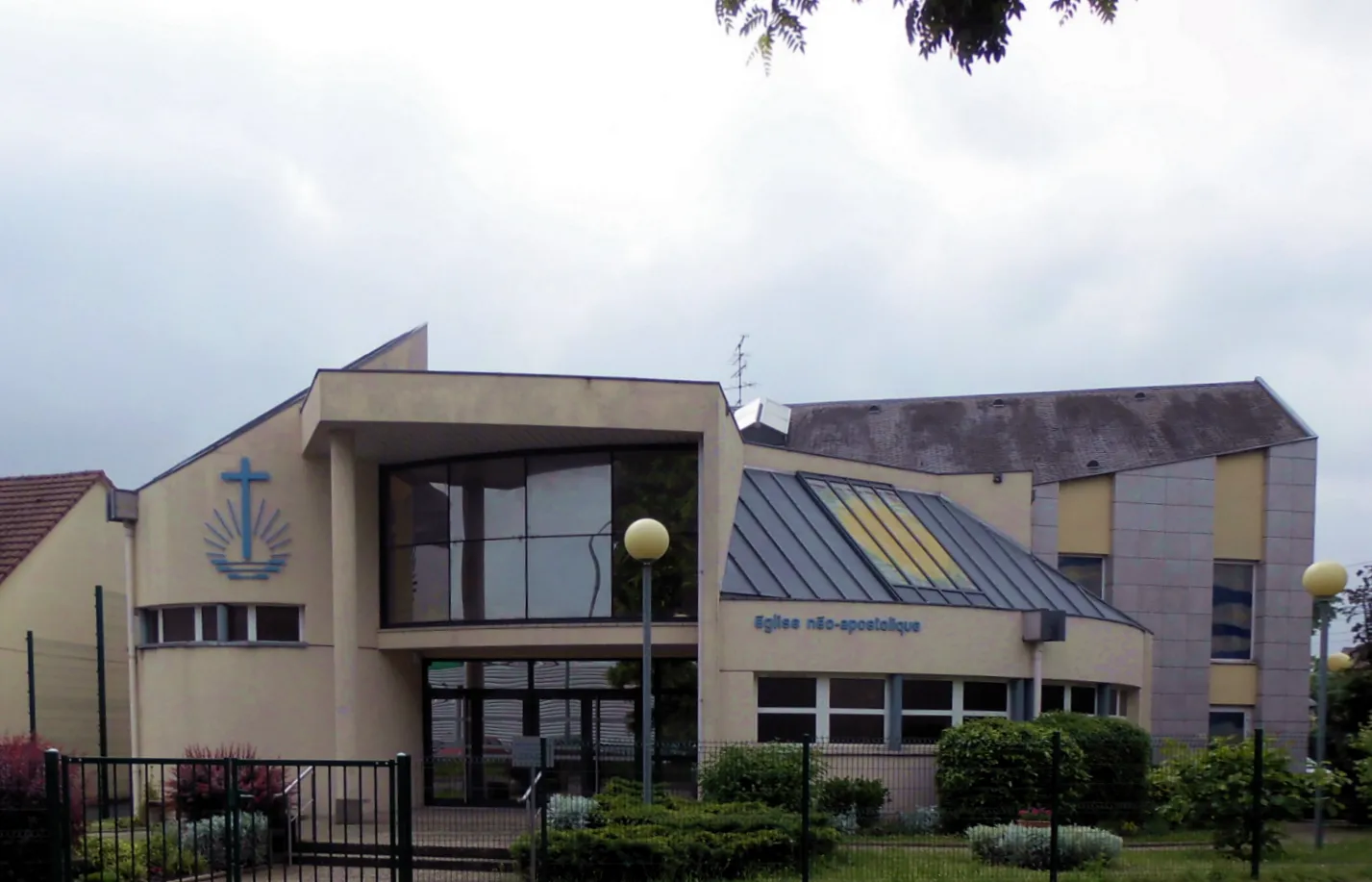 Photo showing: L'église néo-apostolique de Dornach, un quartier de Mulhouse