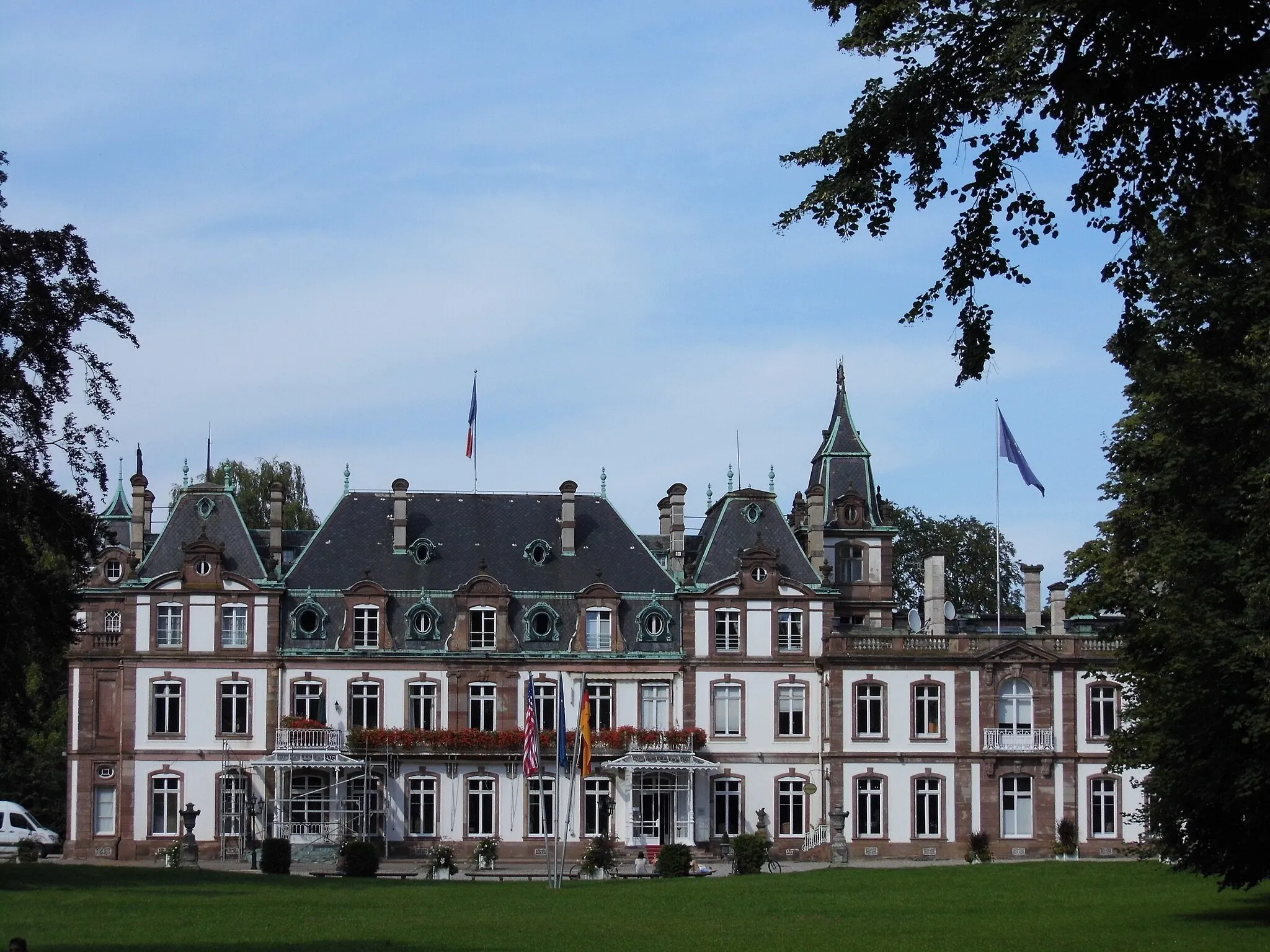 Photo showing: Château de Pourtales