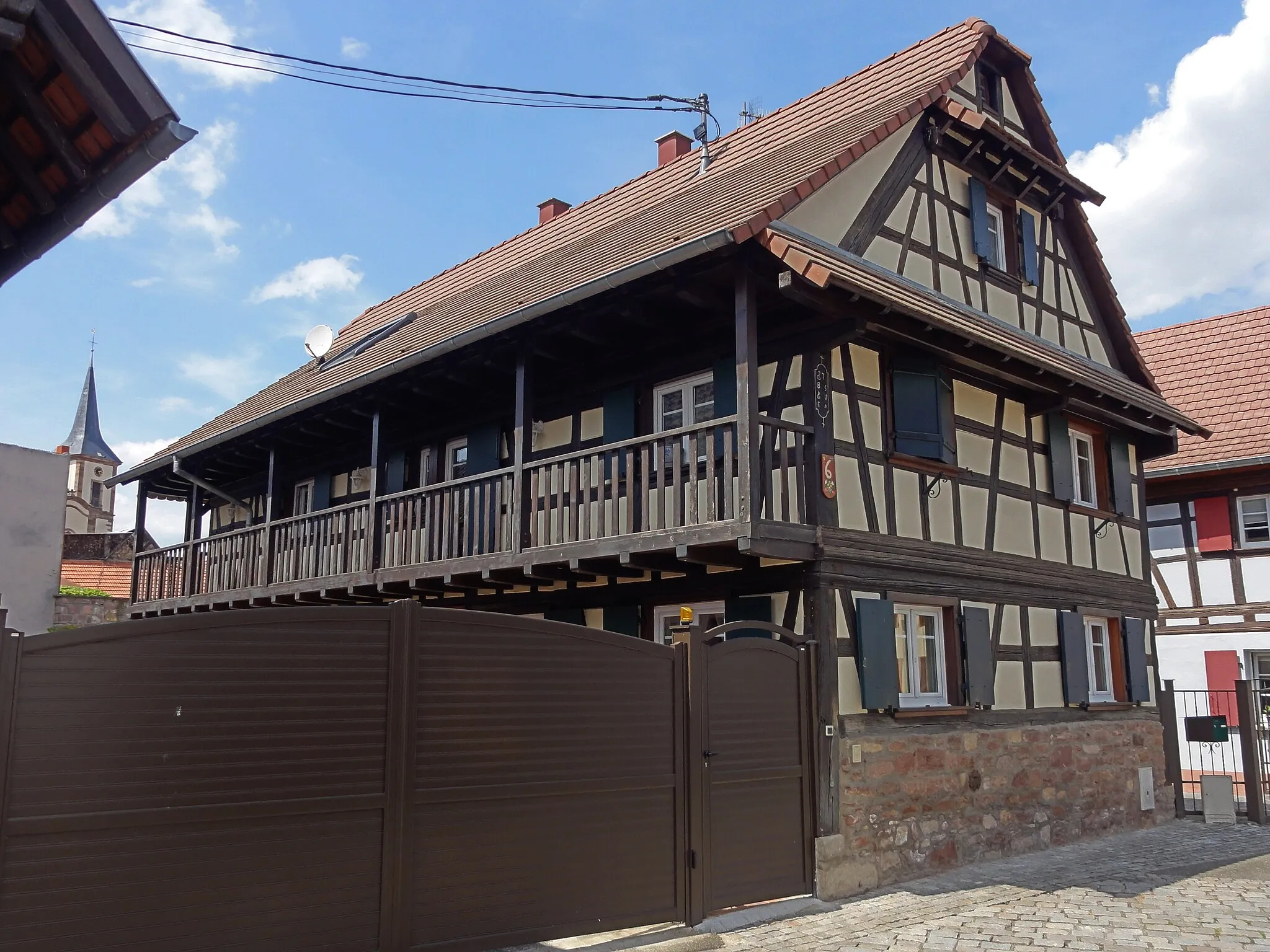 Photo showing: This building is indexed in the base Mérimée, a database of architectural heritage maintained by the French Ministry of Culture, under the reference IA00023167 .