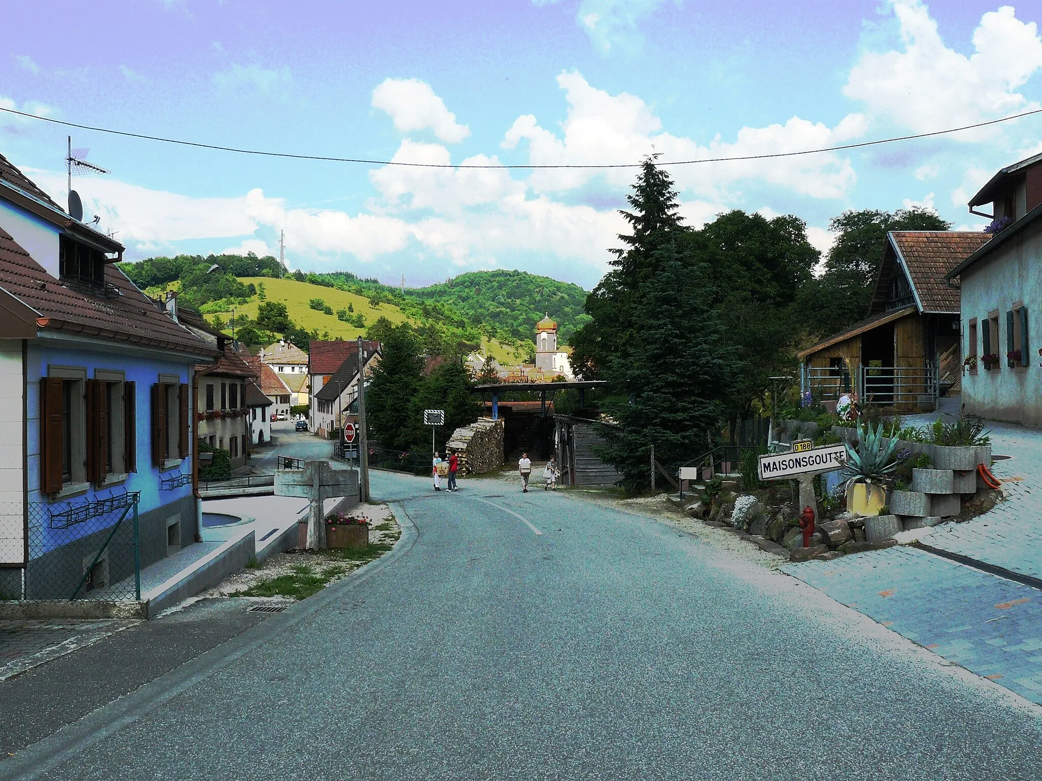 Photo showing: Entrée du village de Maisonsgoutte