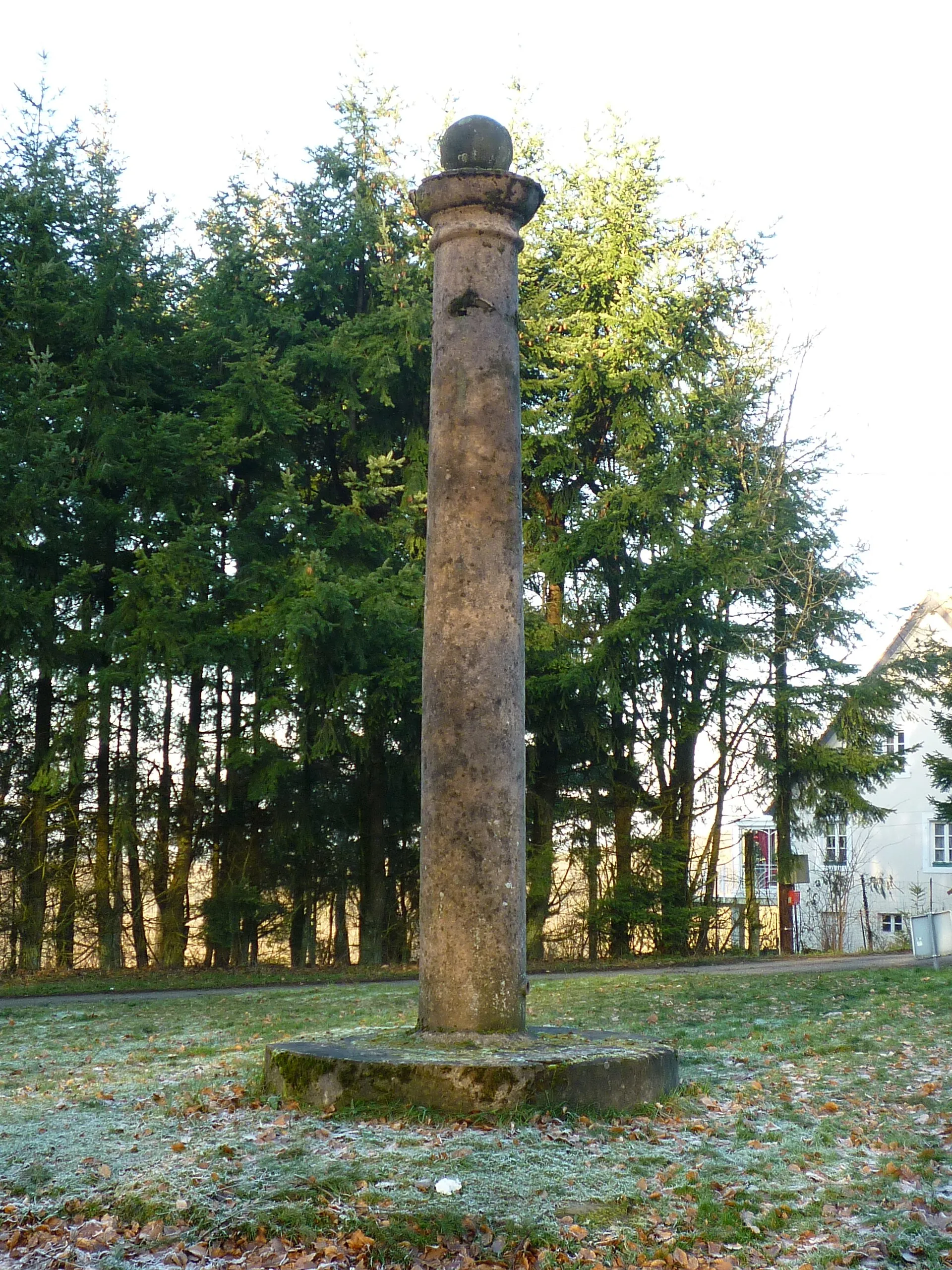 Photo showing: Colonne monumentale à Meisenthal