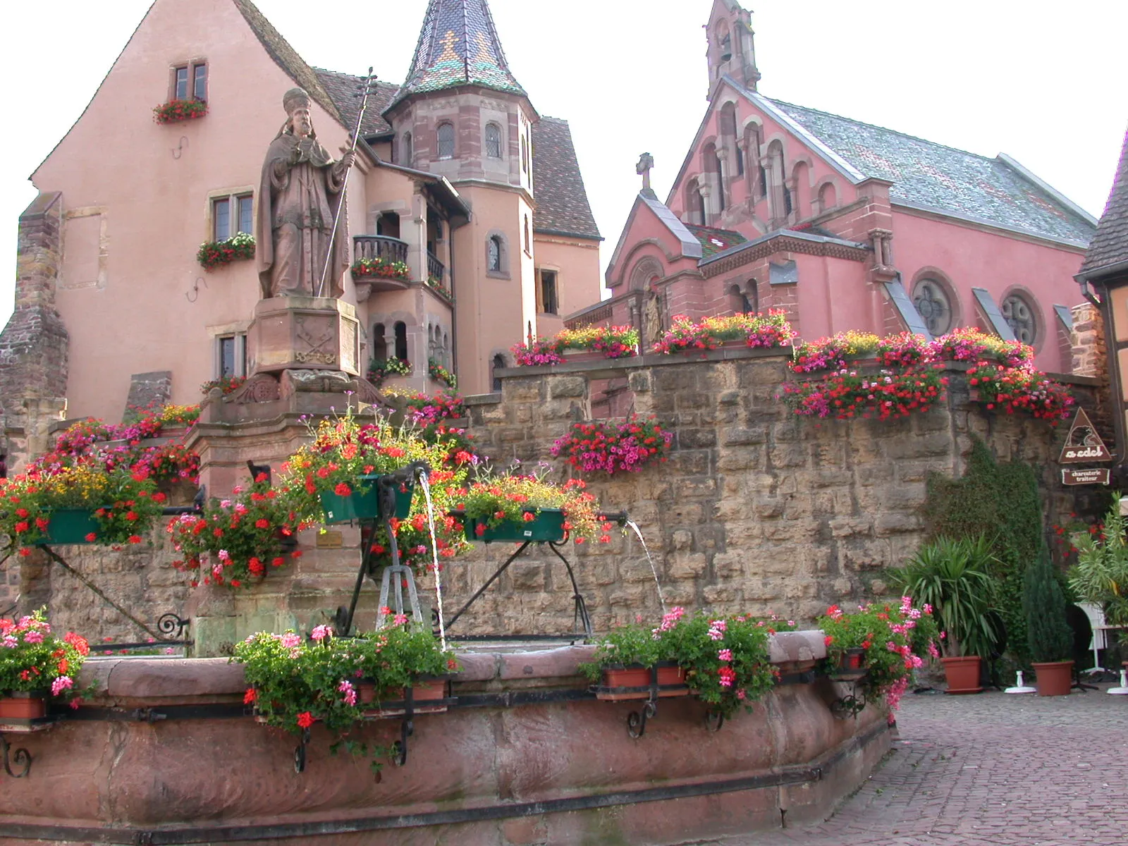Photo showing: Castle in Eguisheim, Alsace, birthplace of Pope Leo IX