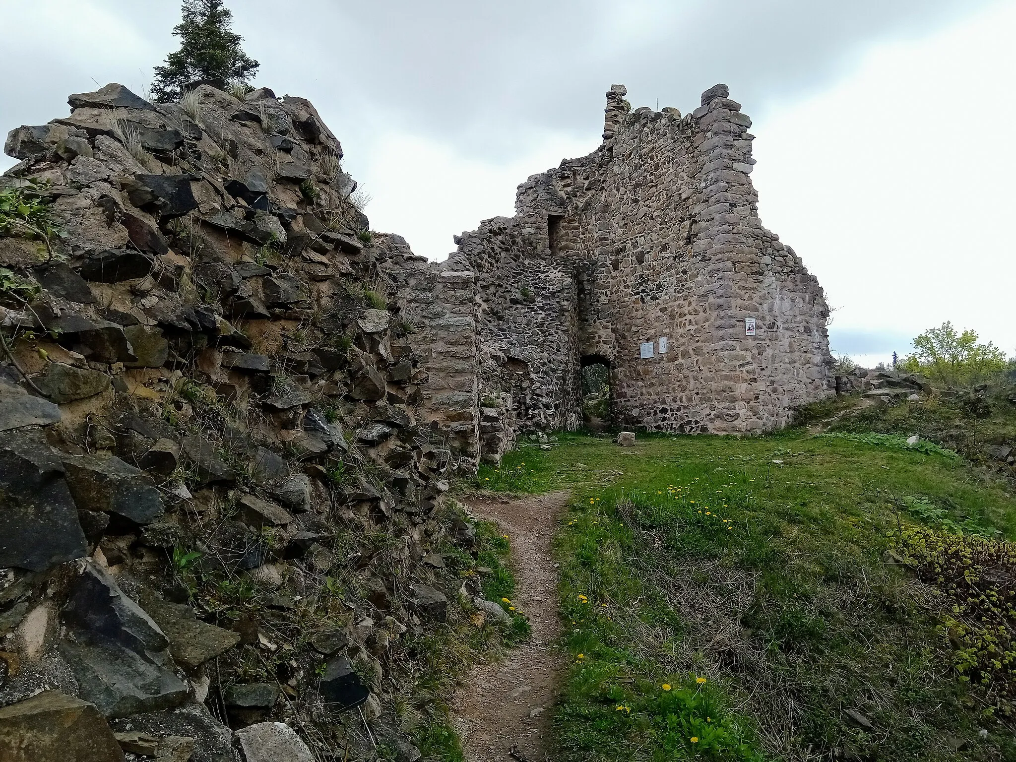 Photo showing: Château du Schrankenfels, Soultzbach-les-Bains, Haut-Rhin, France