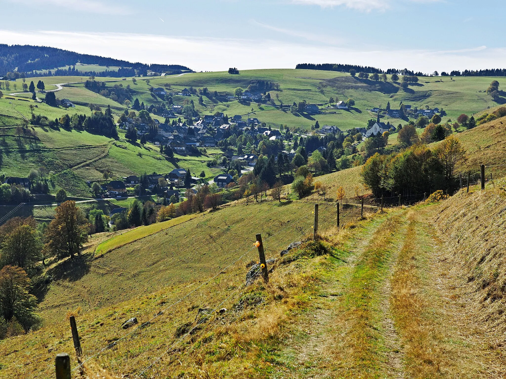 Photo showing: Hofsgrund, Black Forest, on a sunny autumn day