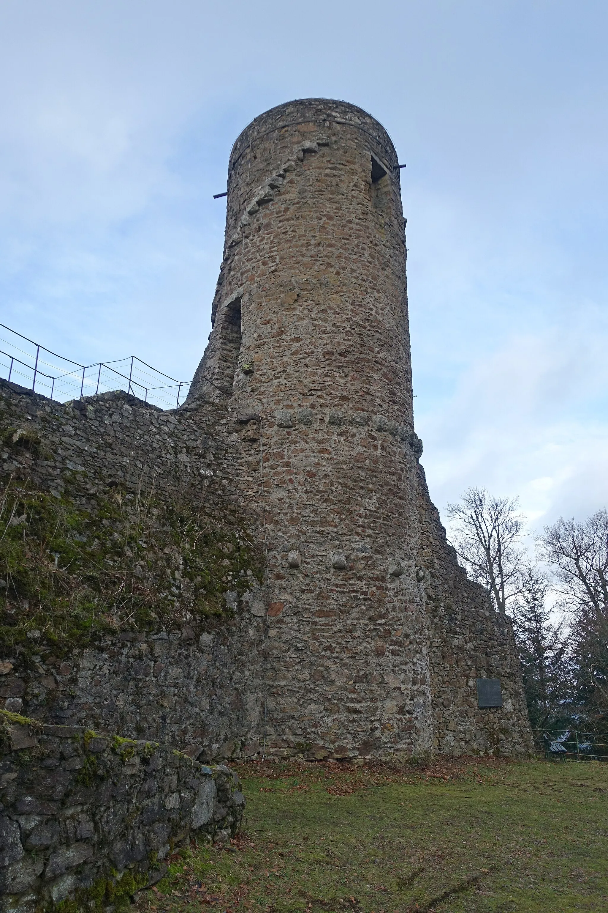 Photo showing: Burg Bärenfels bei Wehr (Baden) 2016 Bergfried I