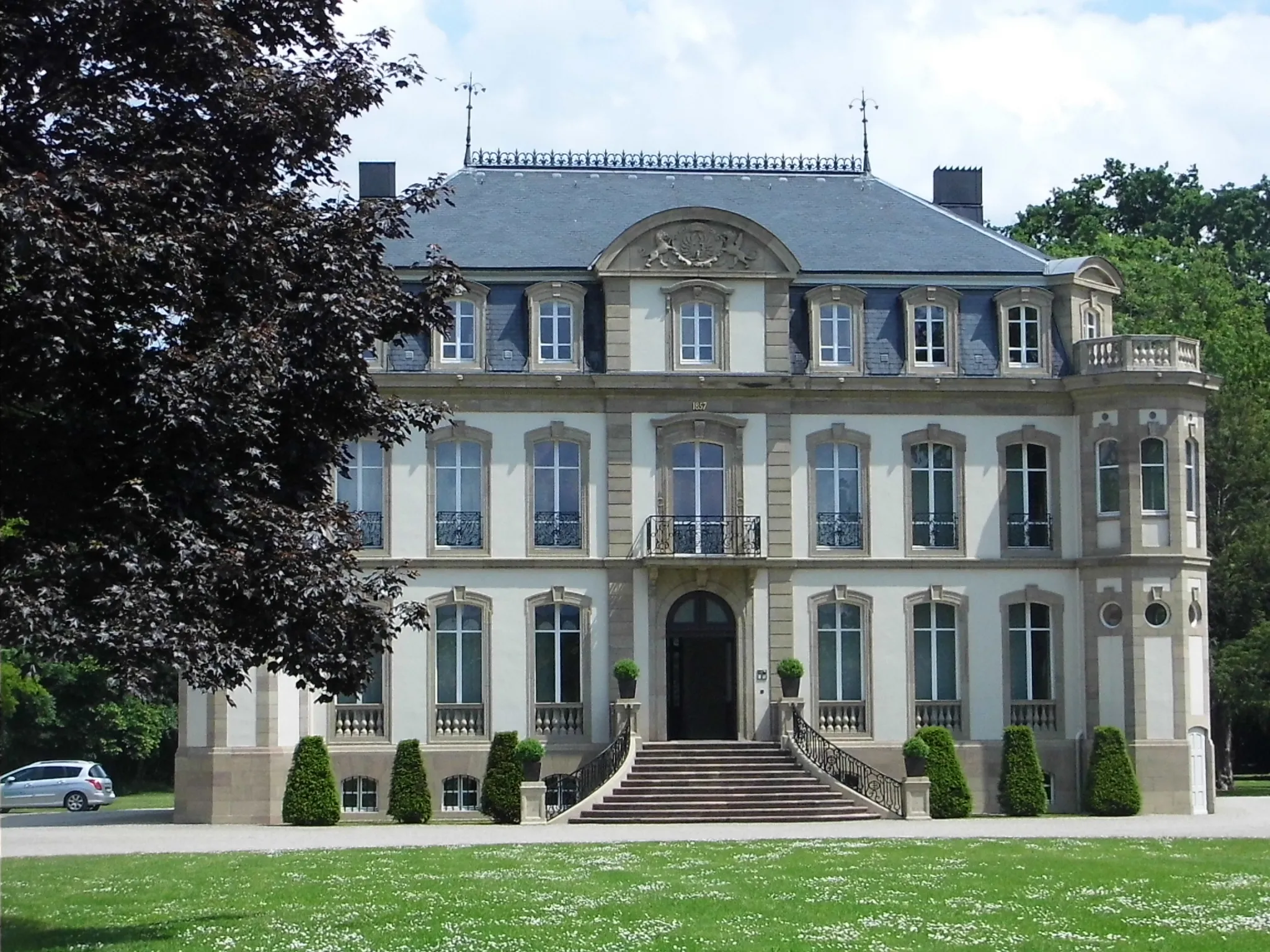 Photo showing: Château Saint Jean