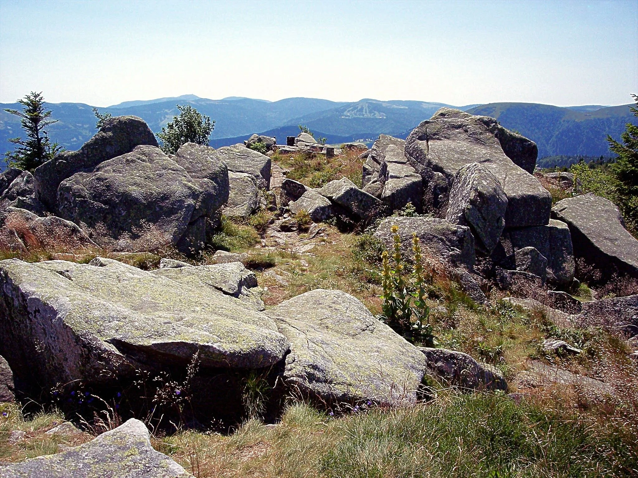 Photo showing: Chaos granitique au sommet du Tanet. Vosges