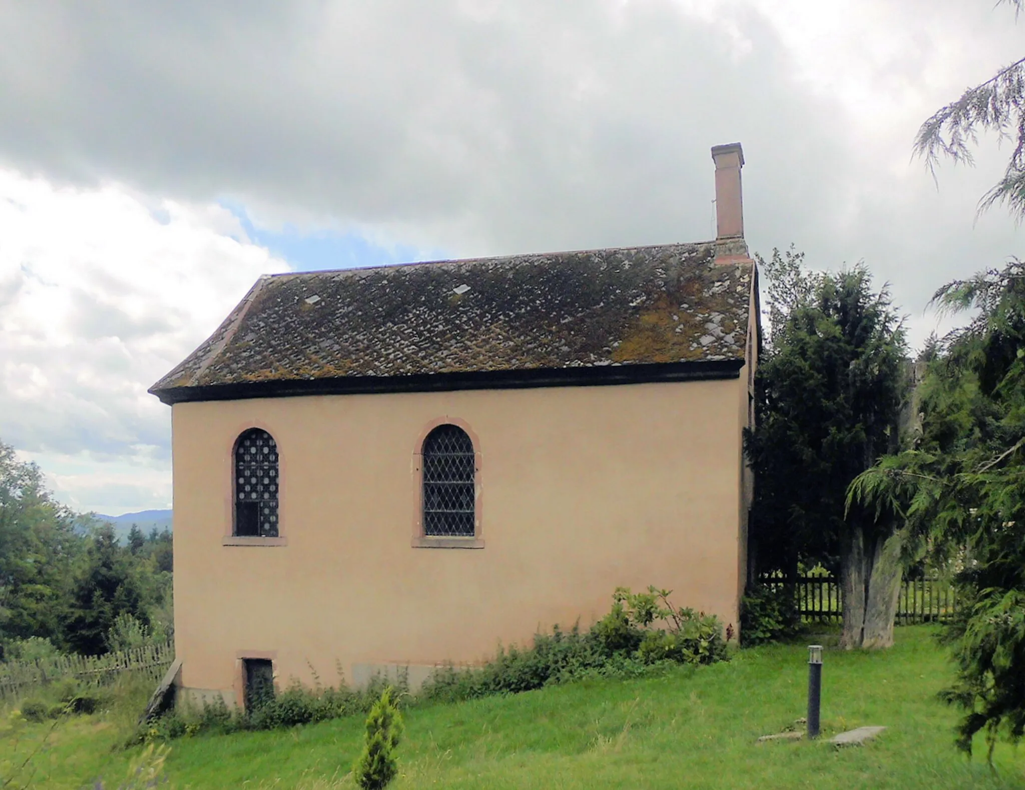 Photo showing: La chapelle Saint-Alexis au hameau Saint-Alexis sur la commune de Kaysersberg Vignoble, côté nord-est